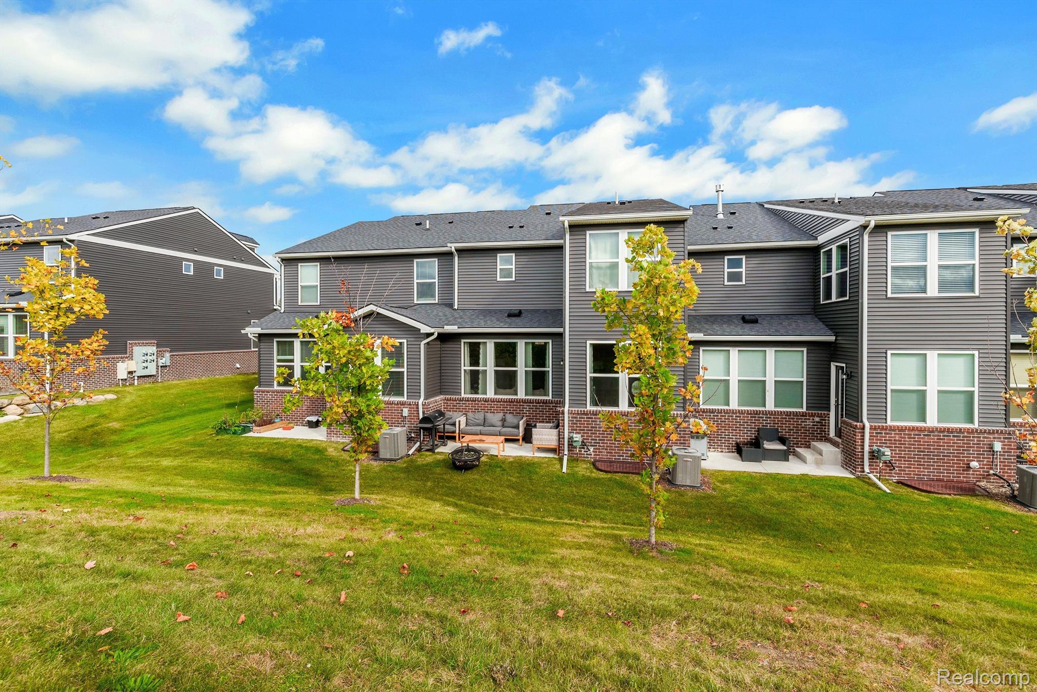 4974 Glenora Drive