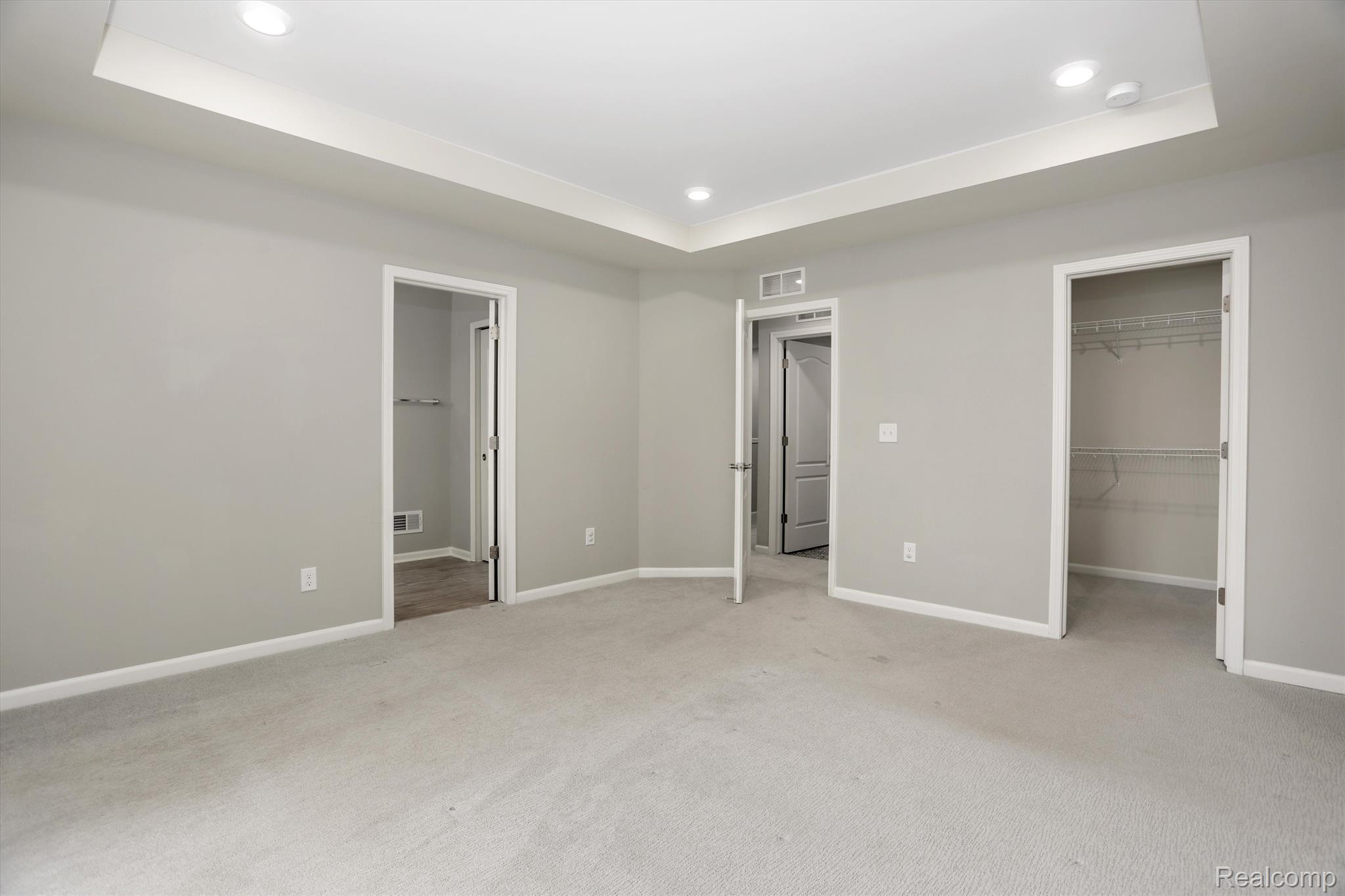 4974 Glenora Drive