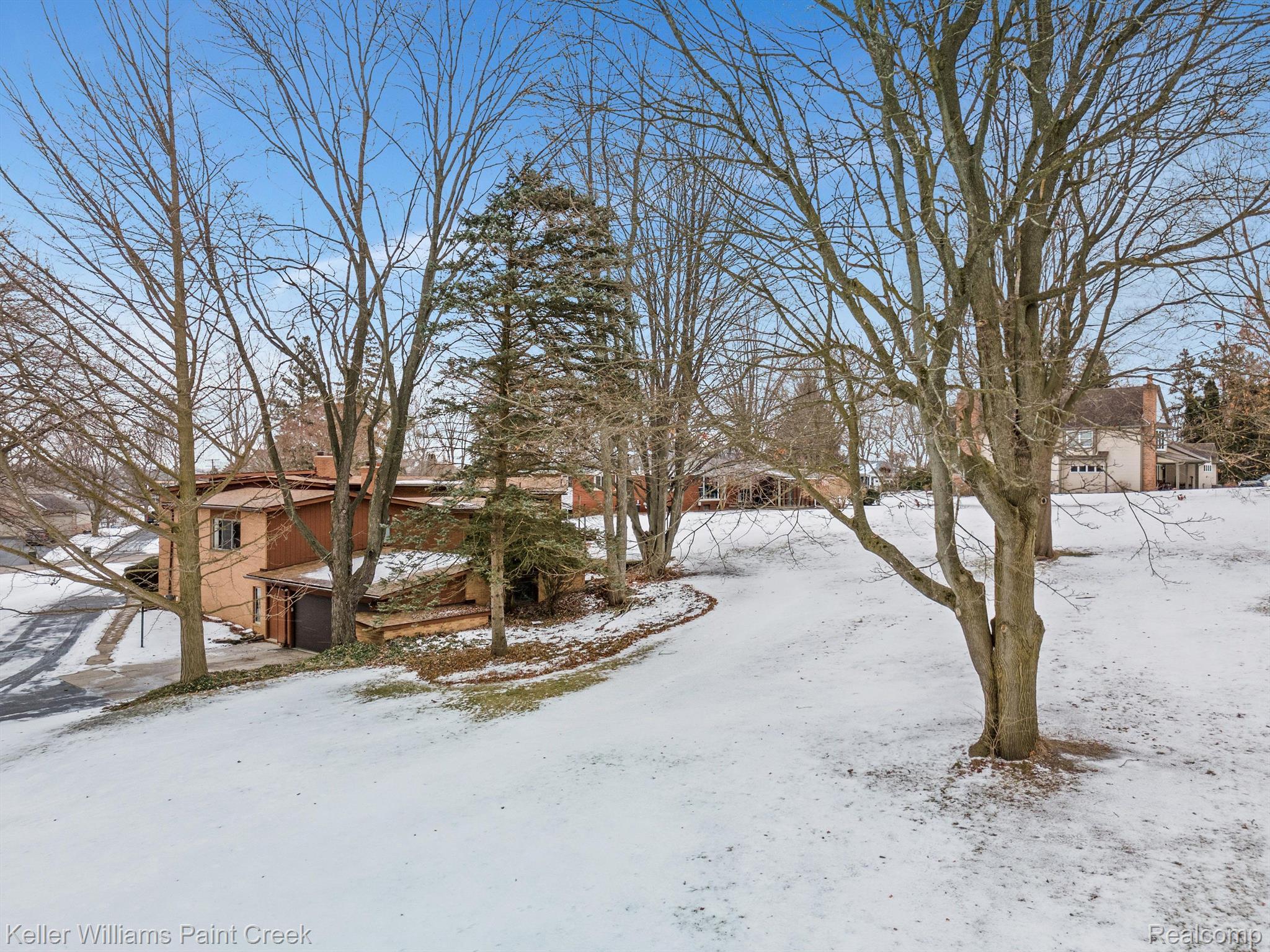 124 Rochdale Drive S