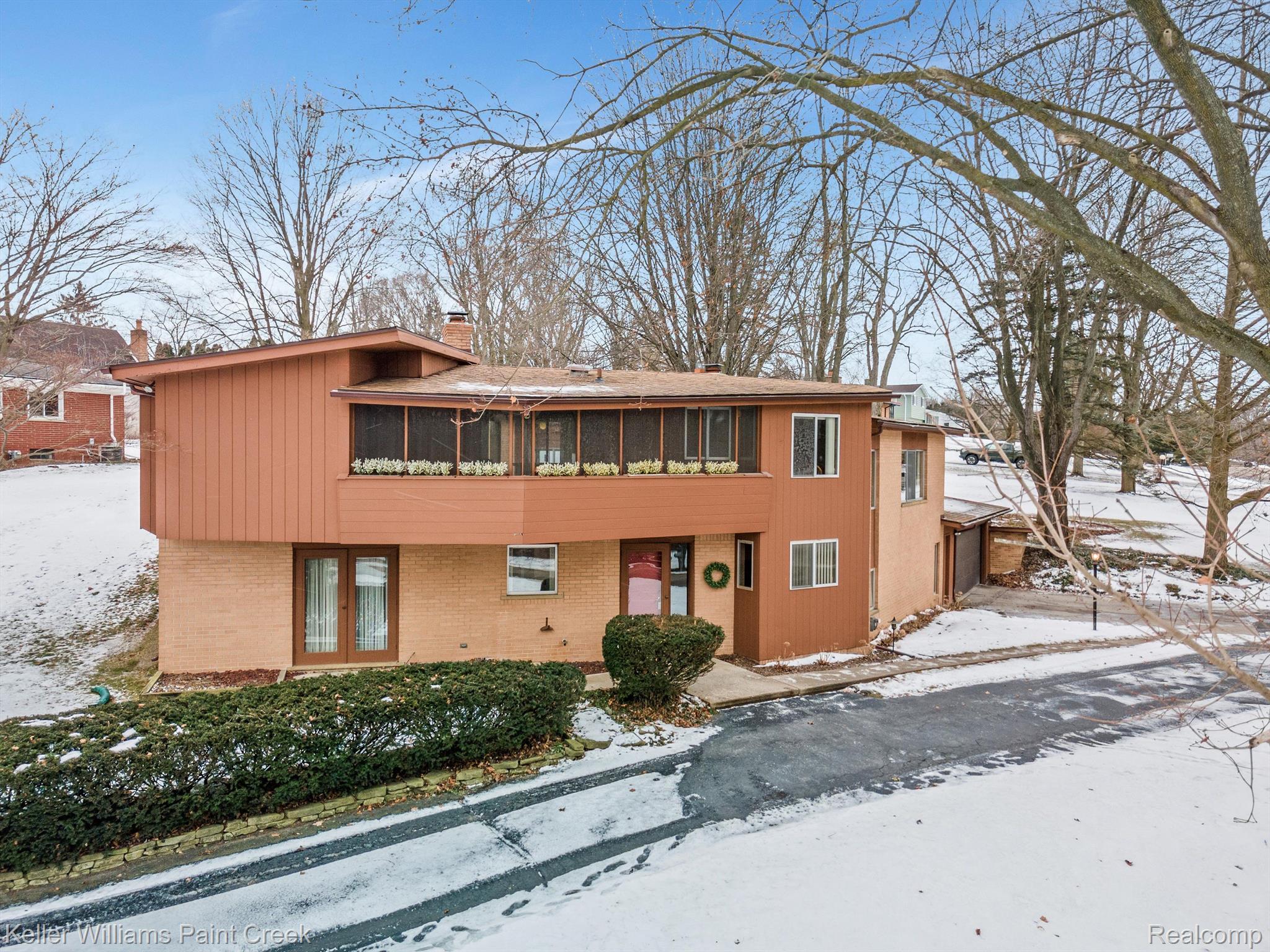 124 Rochdale Drive S