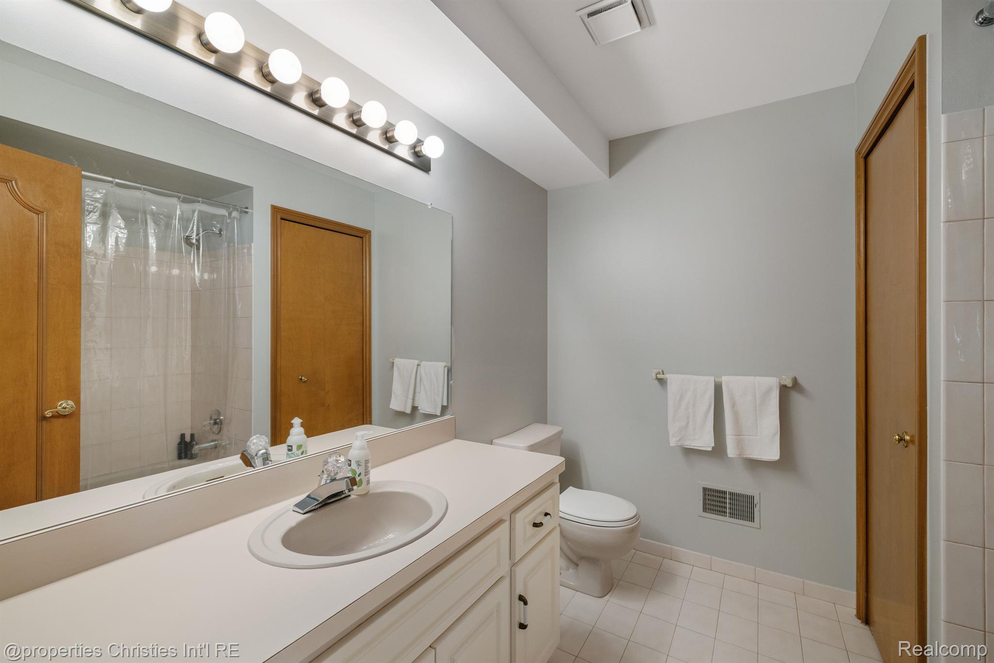 40387 EMERALD Lane E