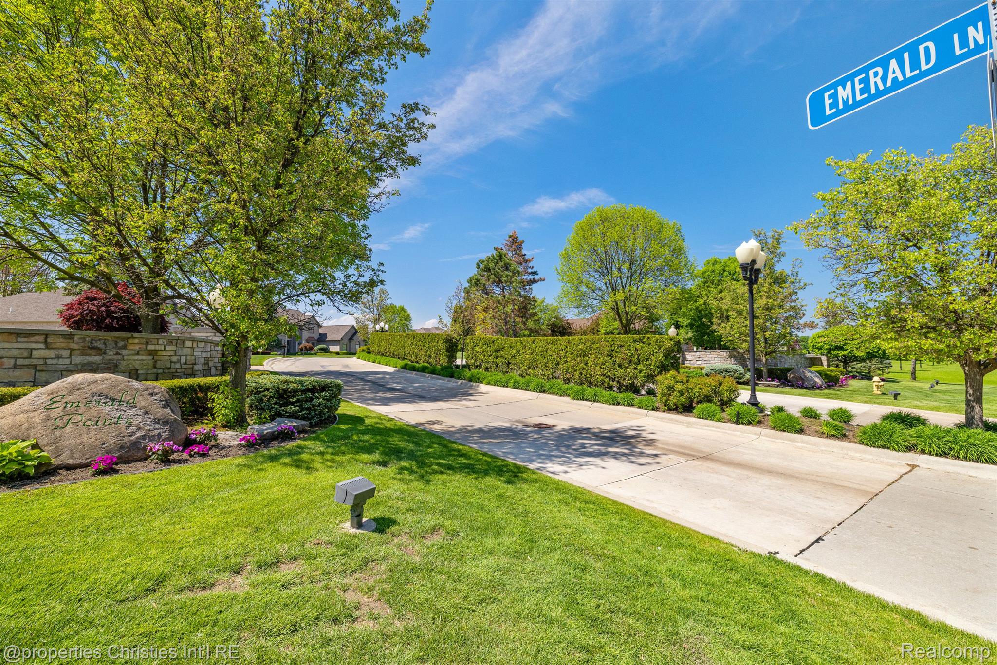 40387 EMERALD Lane E