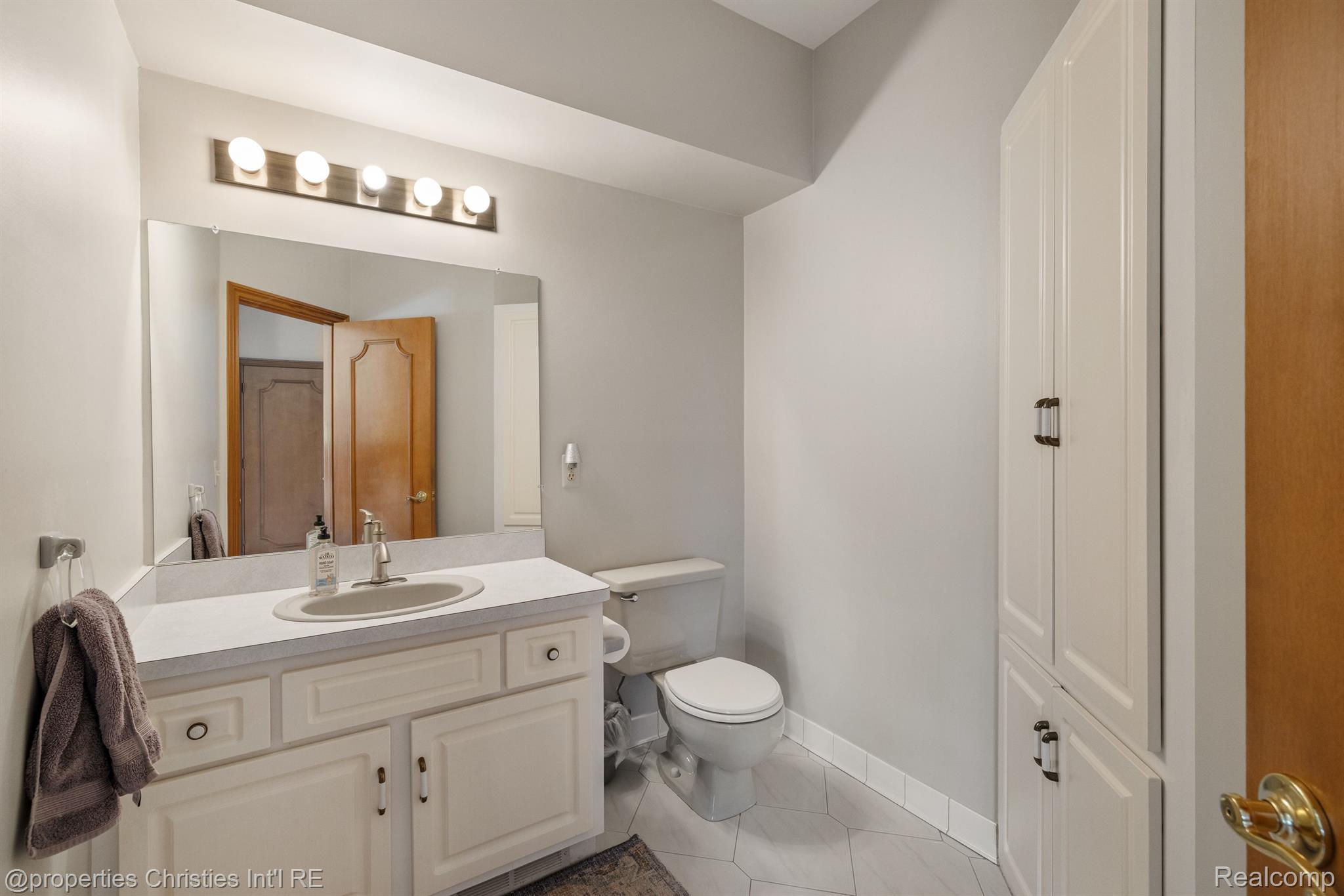 40387 EMERALD Lane E