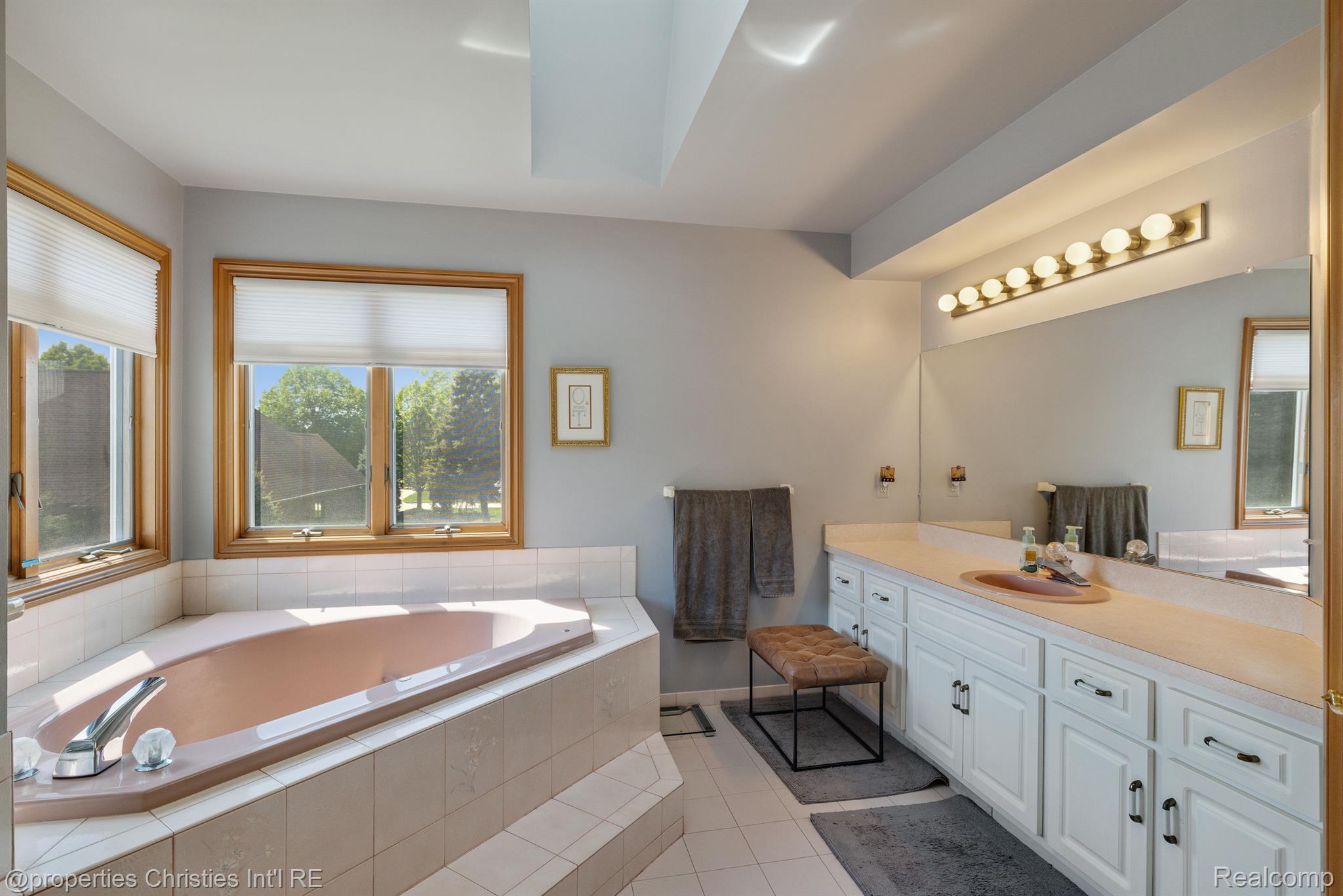 40387 EMERALD Lane E
