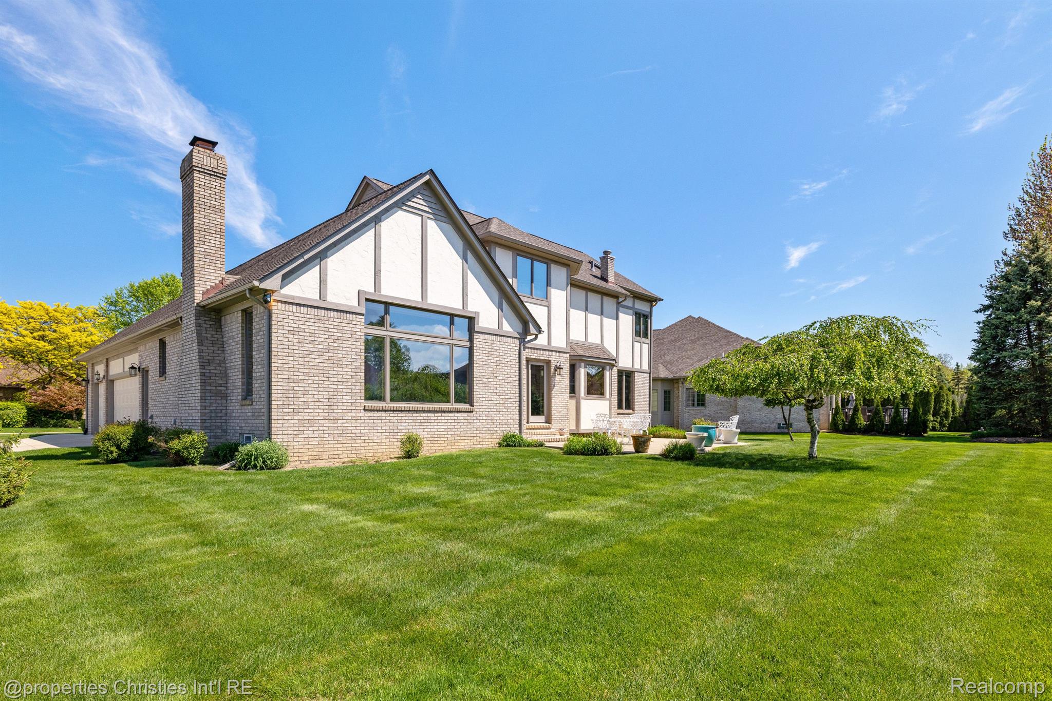 40387 EMERALD Lane E