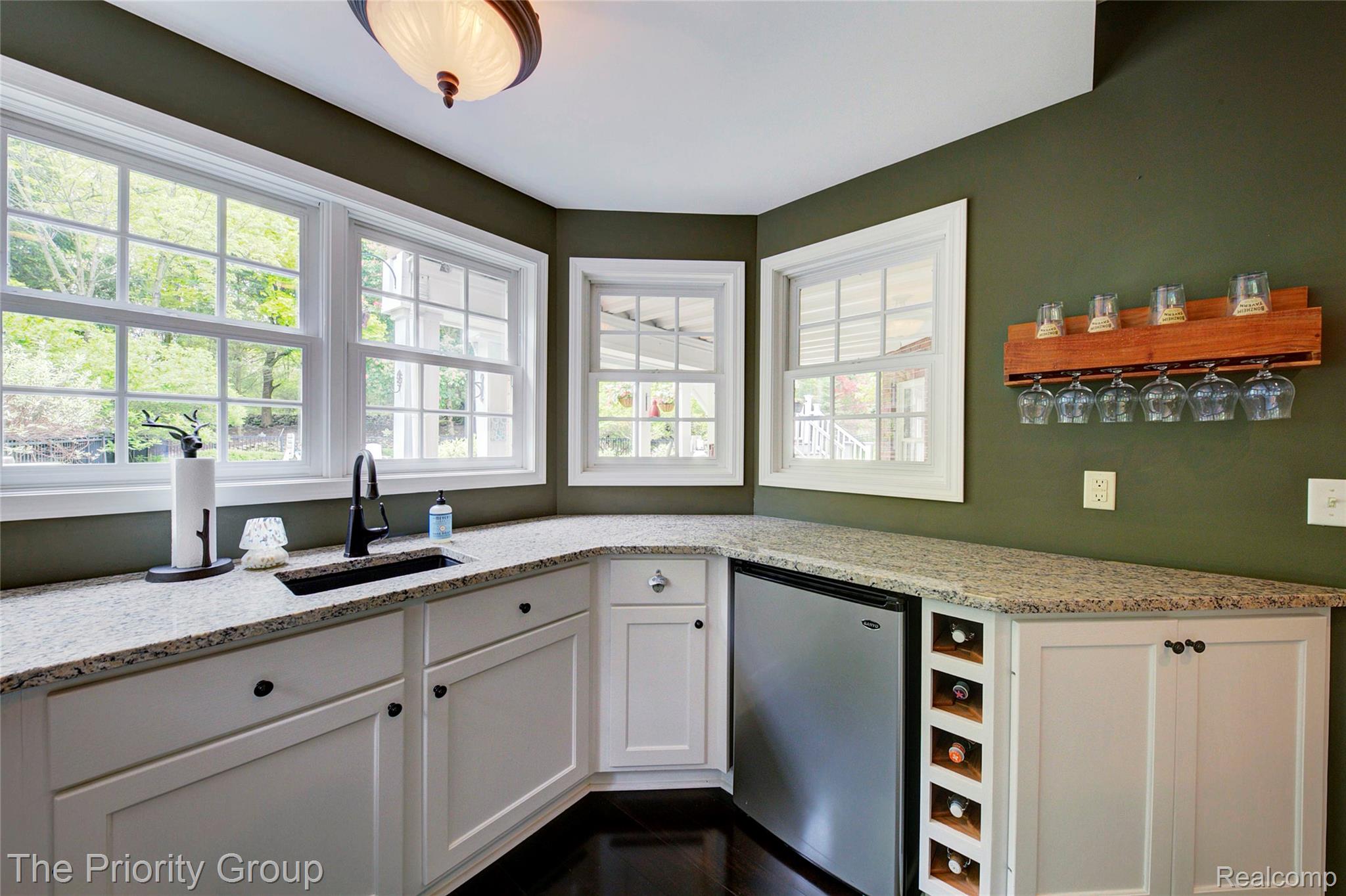 7730 Parkcrest Circle