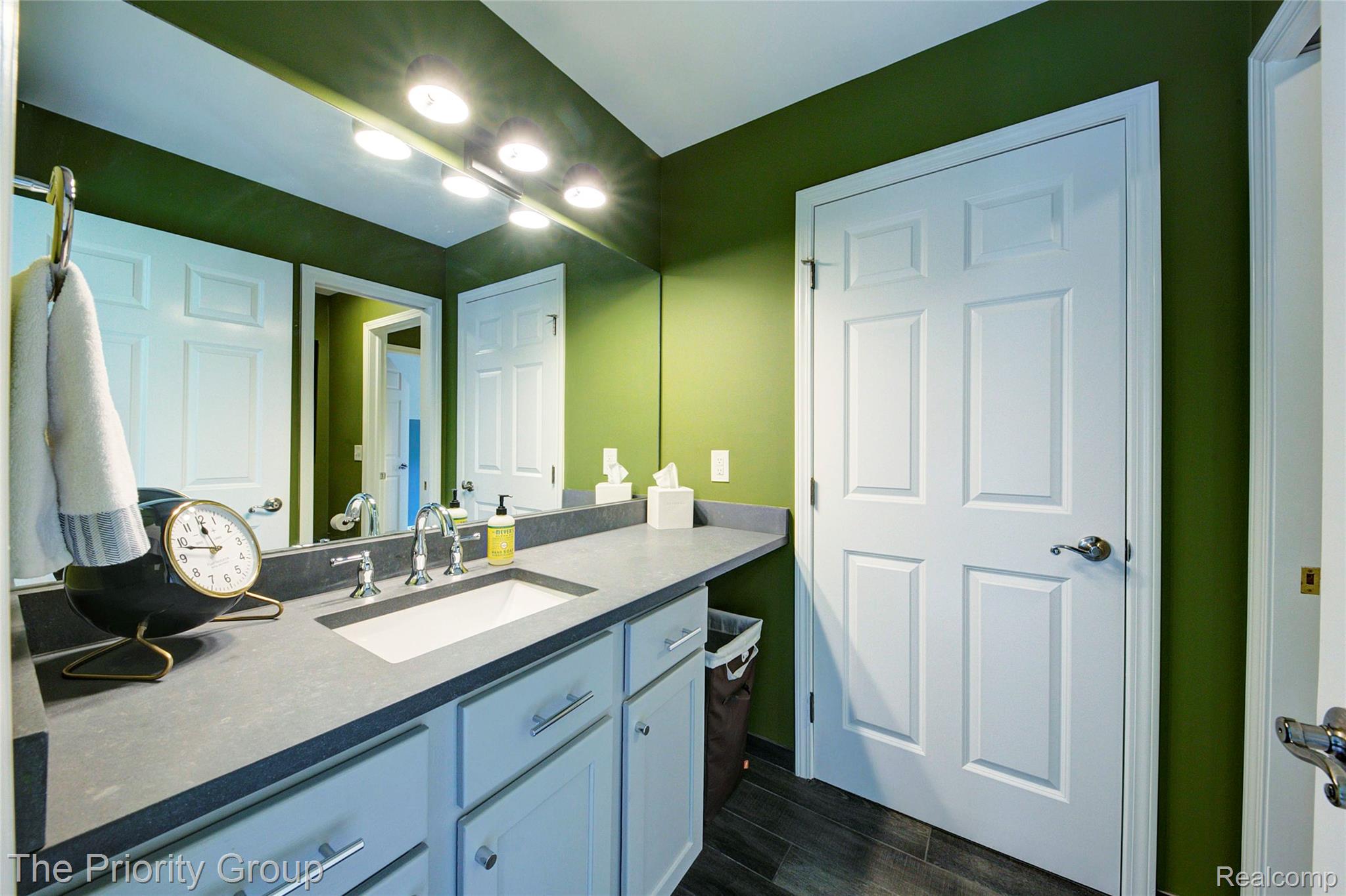 7730 Parkcrest Circle