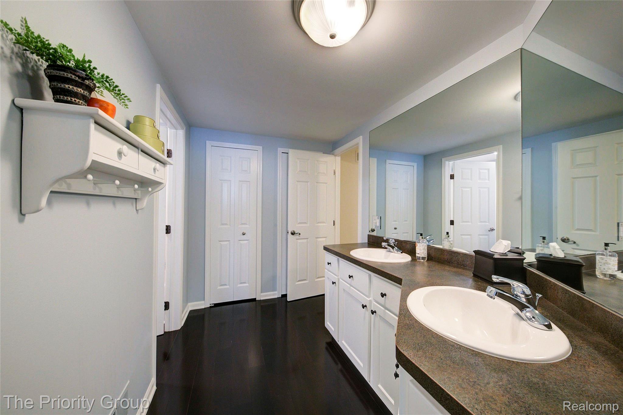 7730 Parkcrest Circle