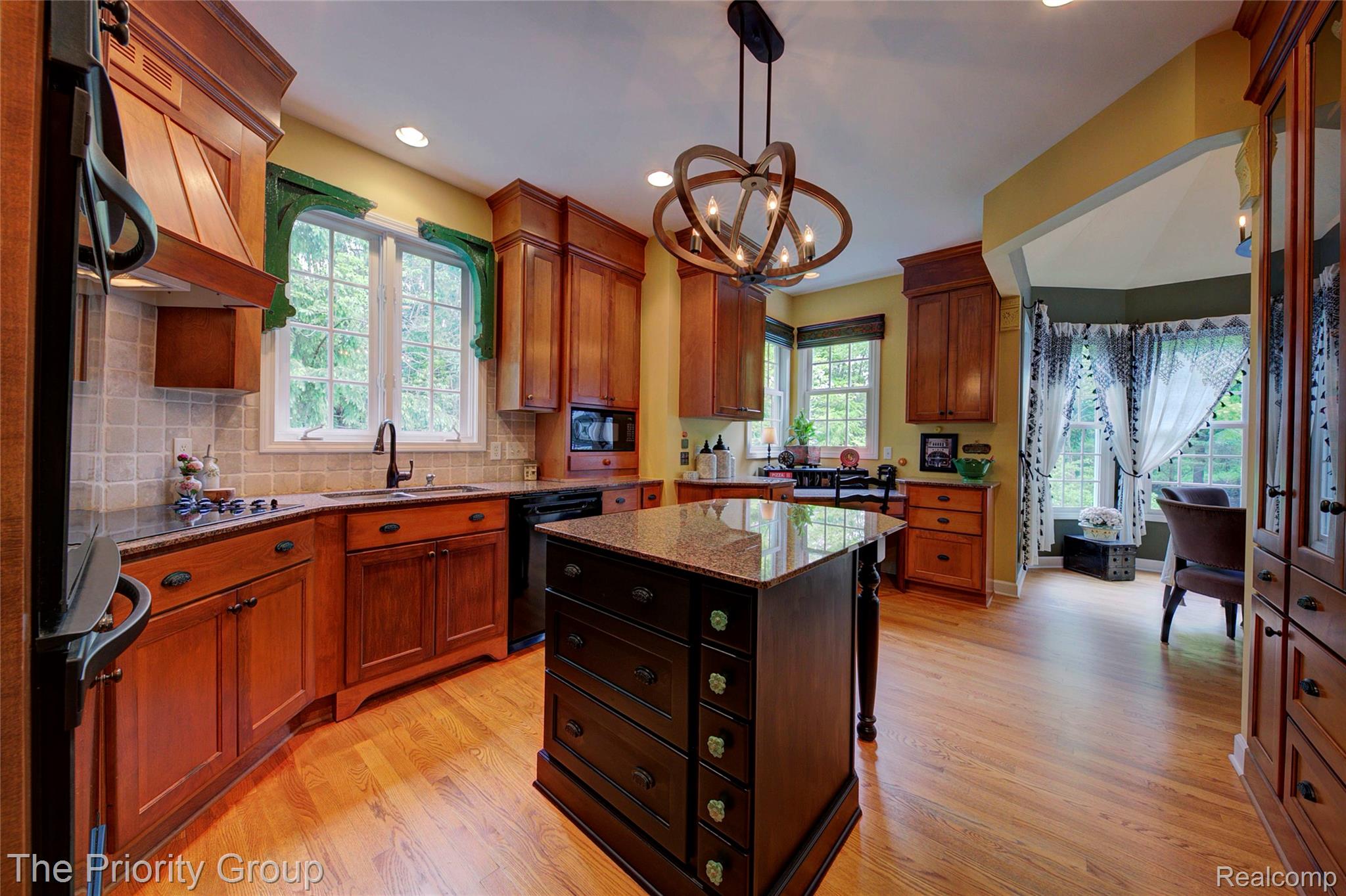 7730 Parkcrest Circle