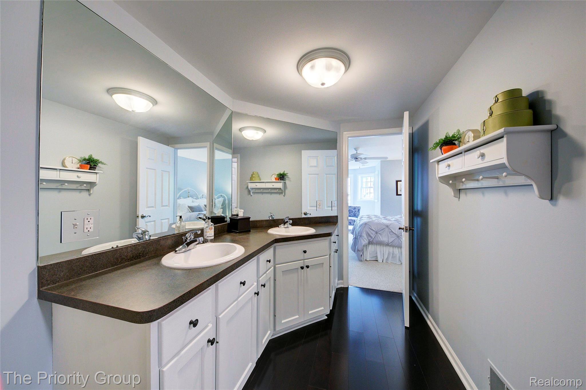 7730 Parkcrest Circle