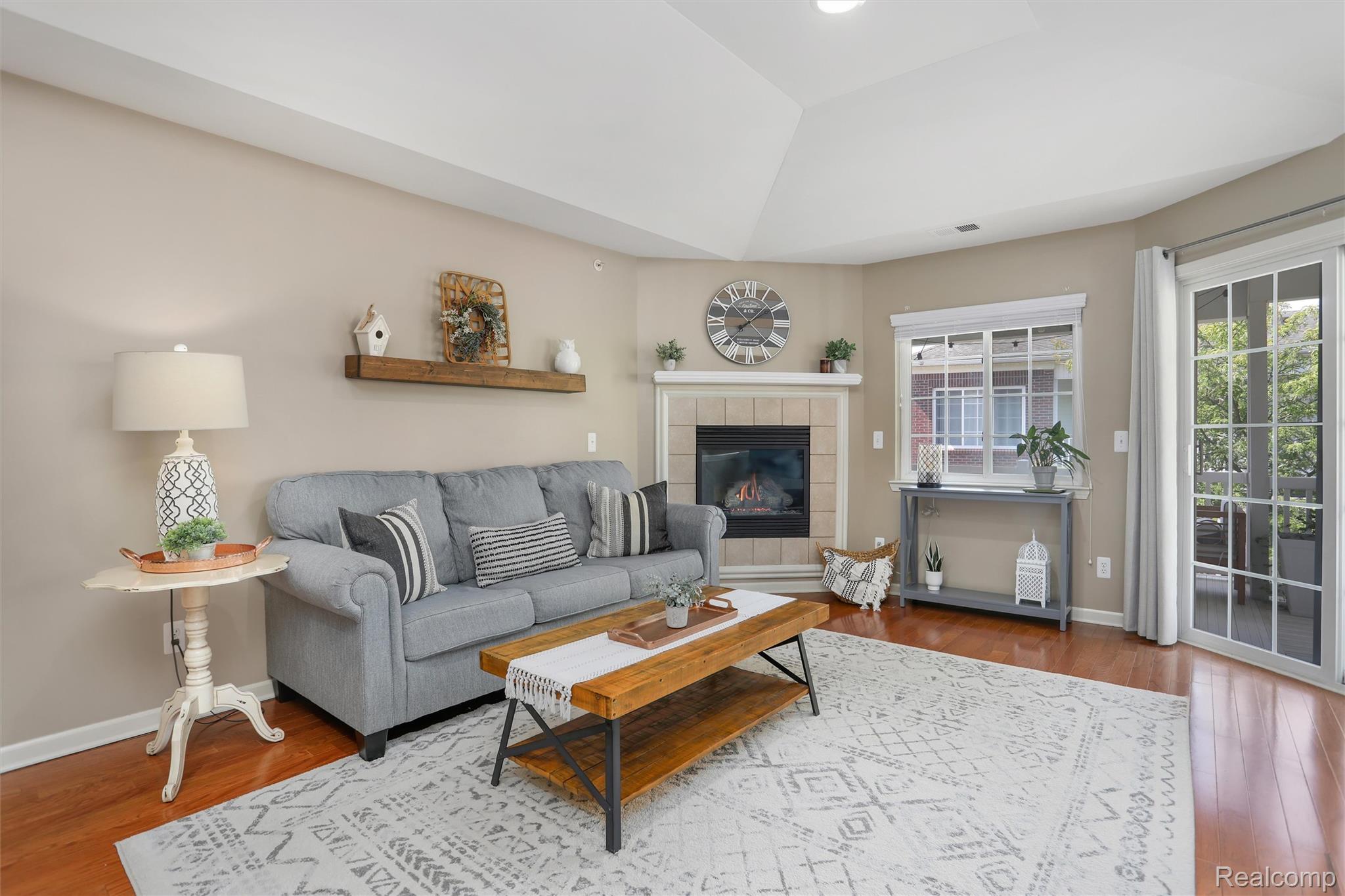 6725 Boulder Pointe Drive