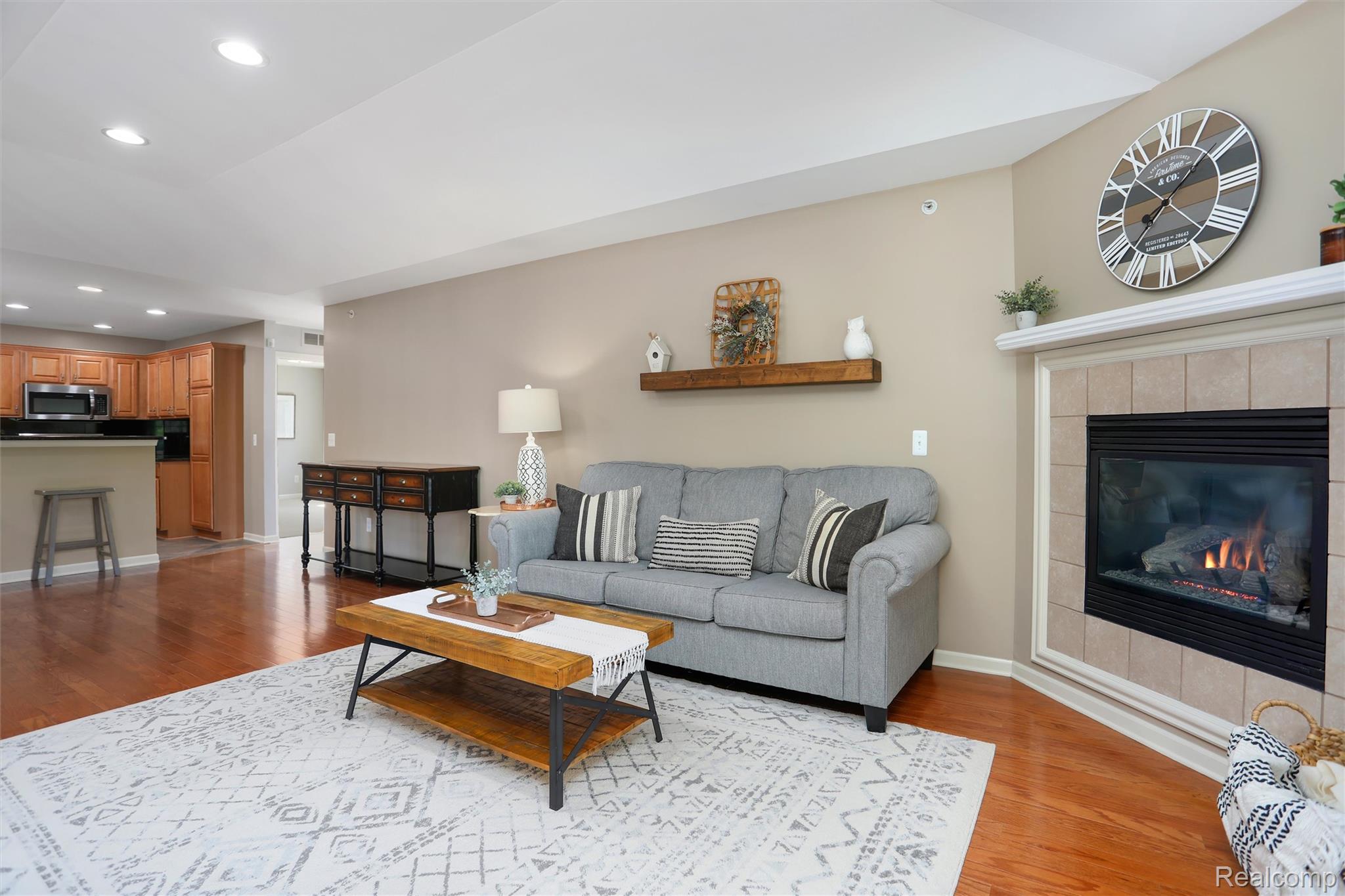 6725 Boulder Pointe Drive