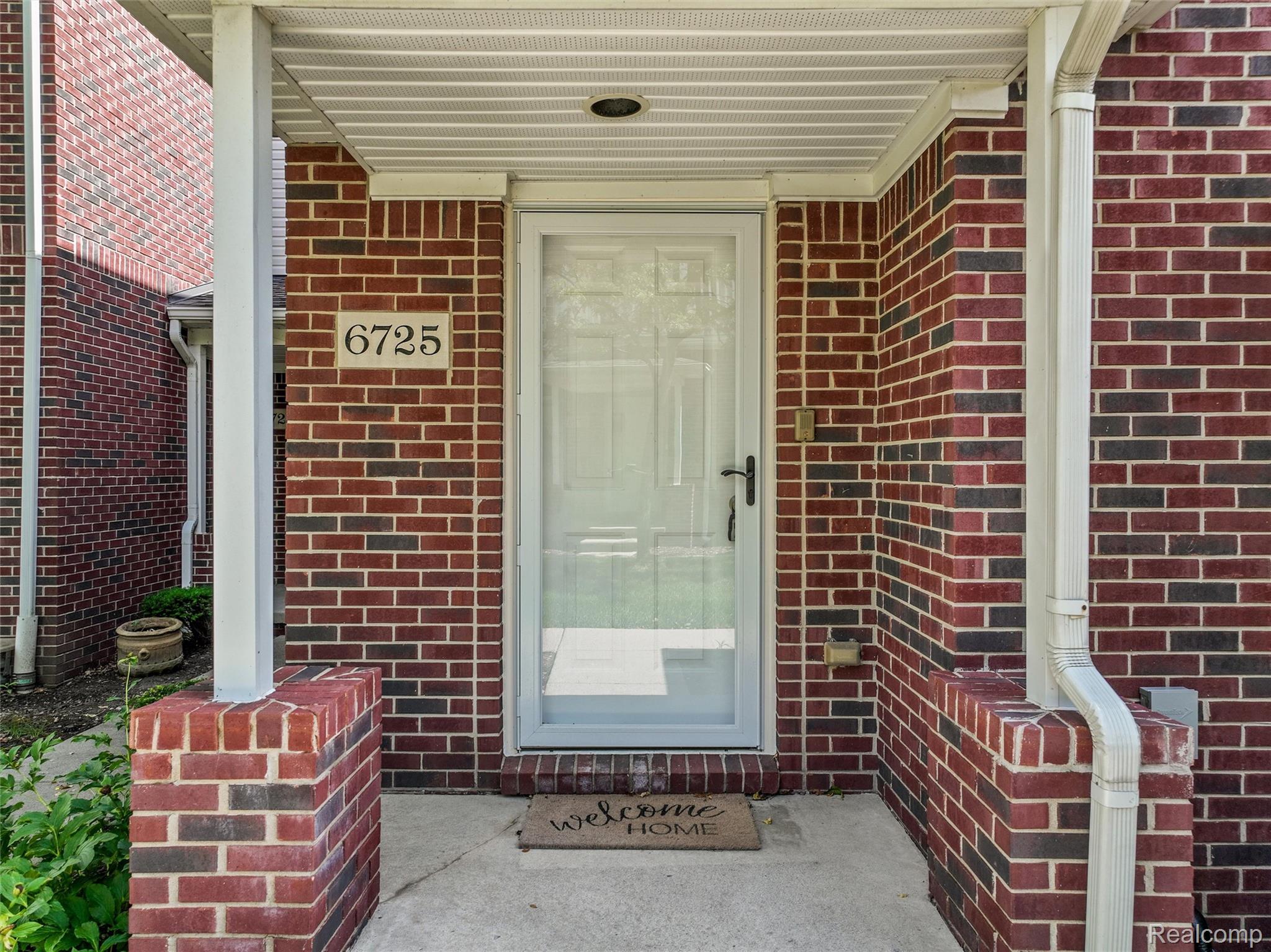 6725 Boulder Pointe Drive