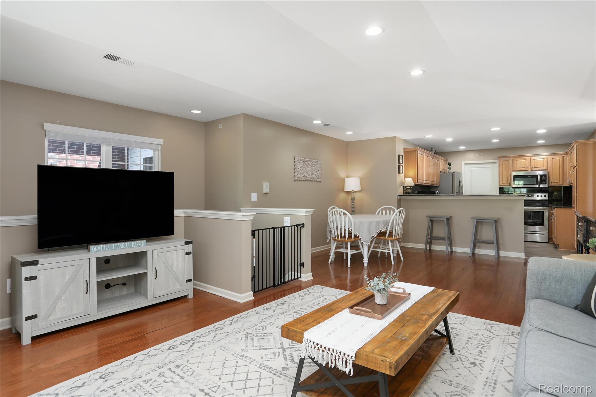 6725 Boulder Pointe Drive