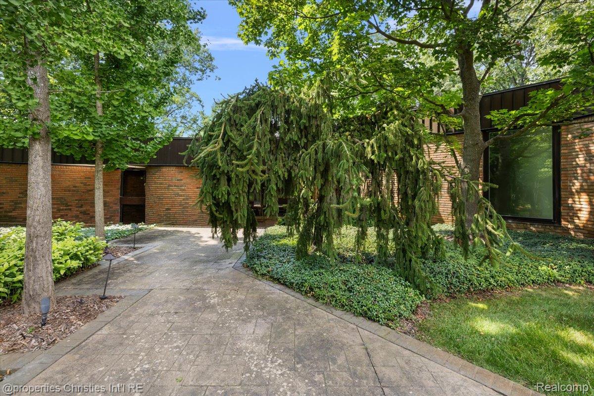 4647 Private Lake Drive
