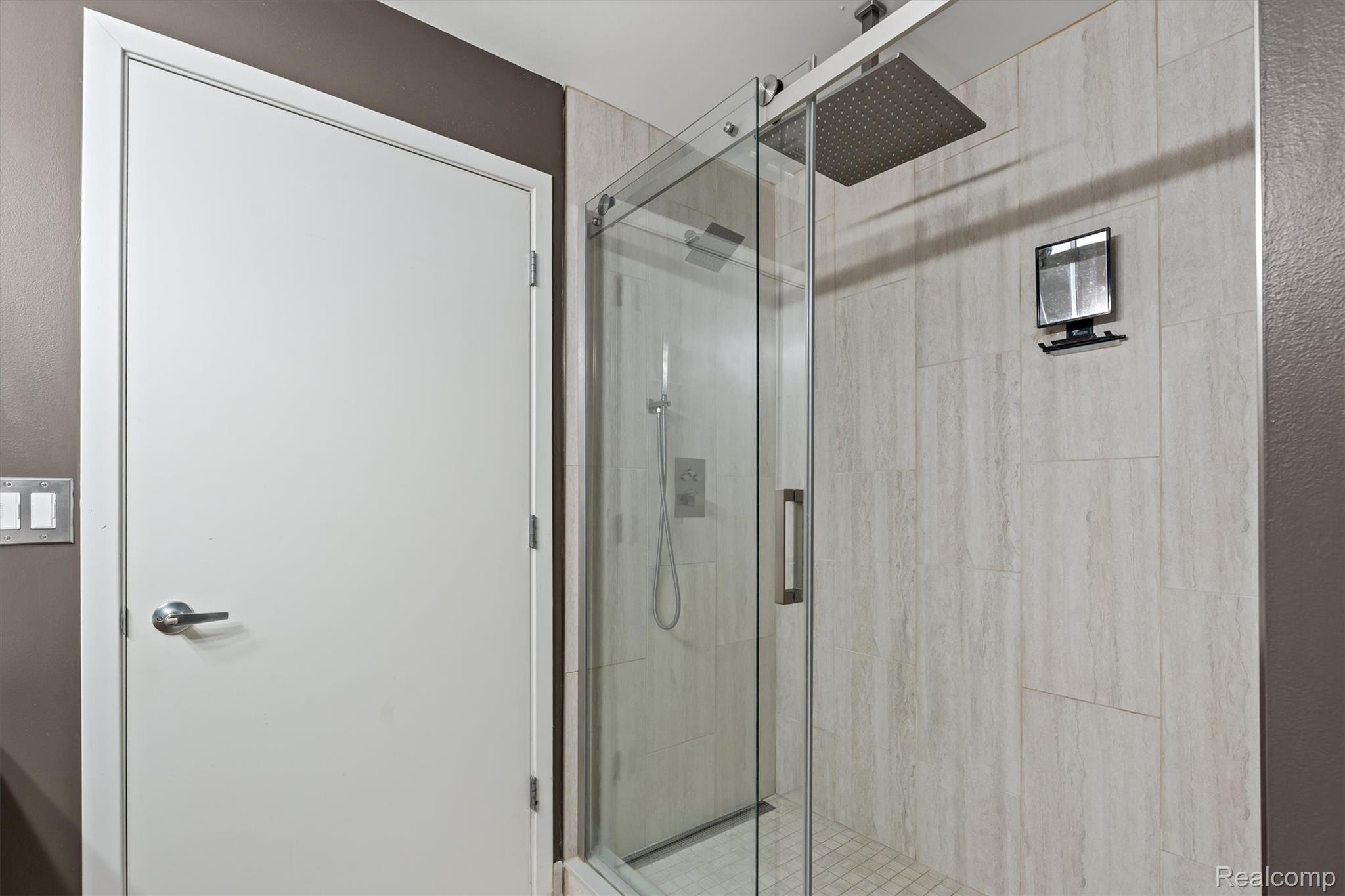 101 Curry Avenue 512