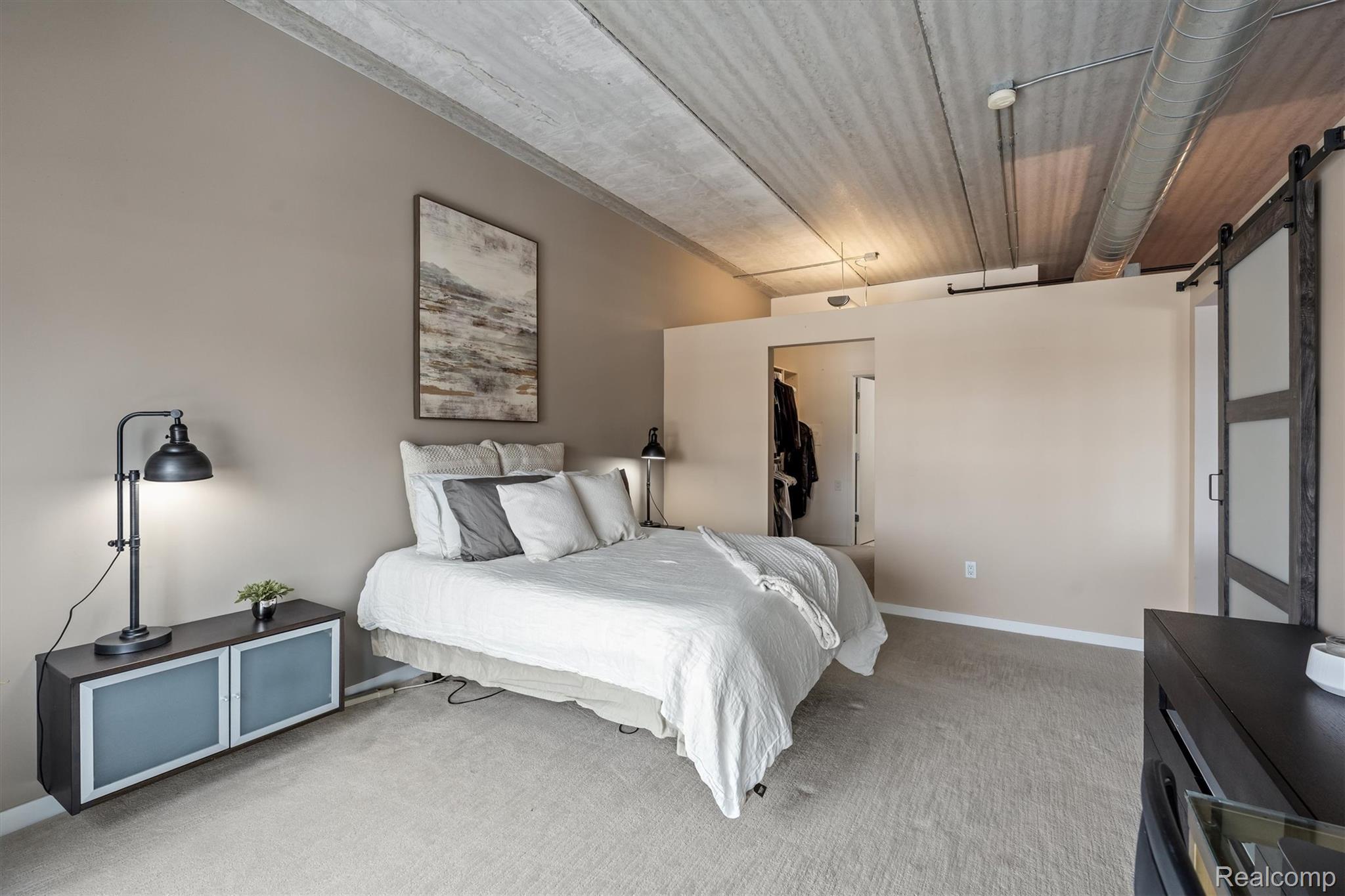 101 Curry Avenue 512