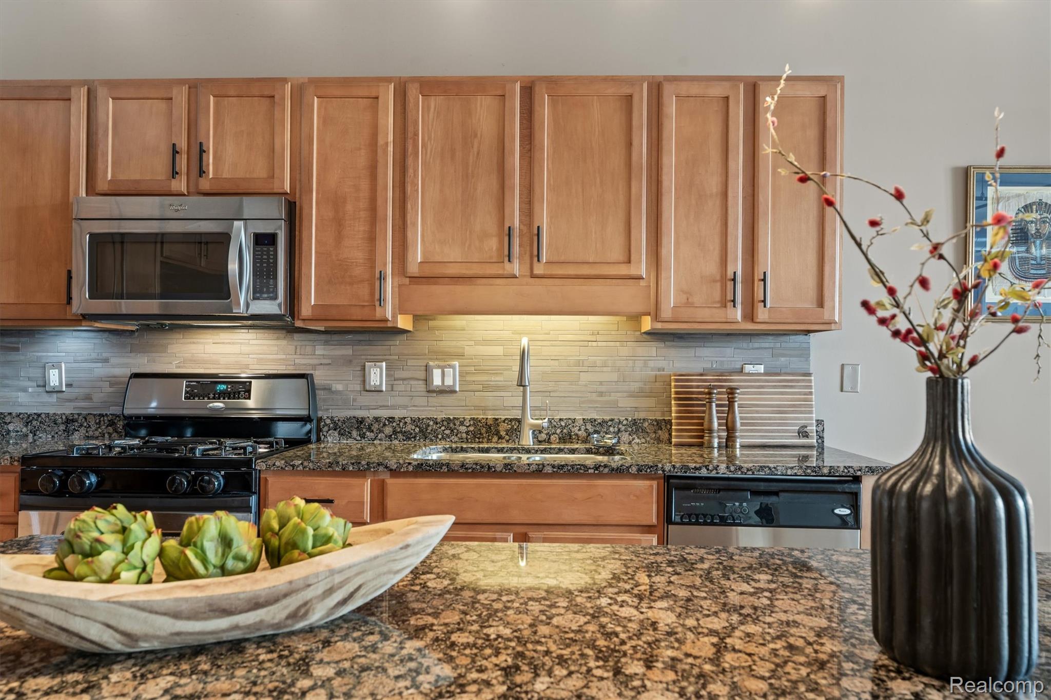 101 Curry Avenue 512