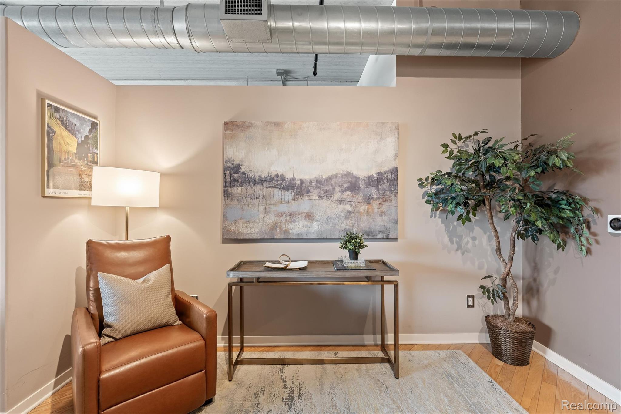 101 Curry Avenue 512