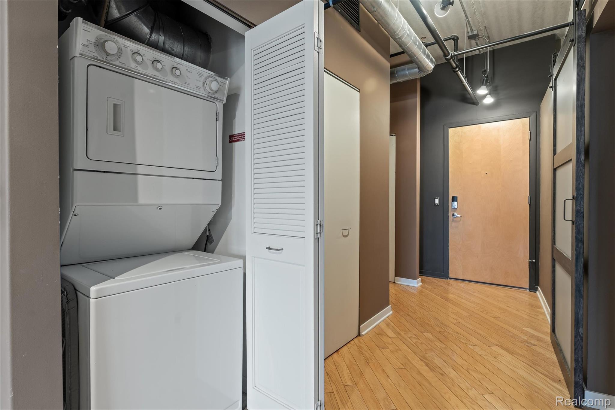 101 Curry Avenue 512