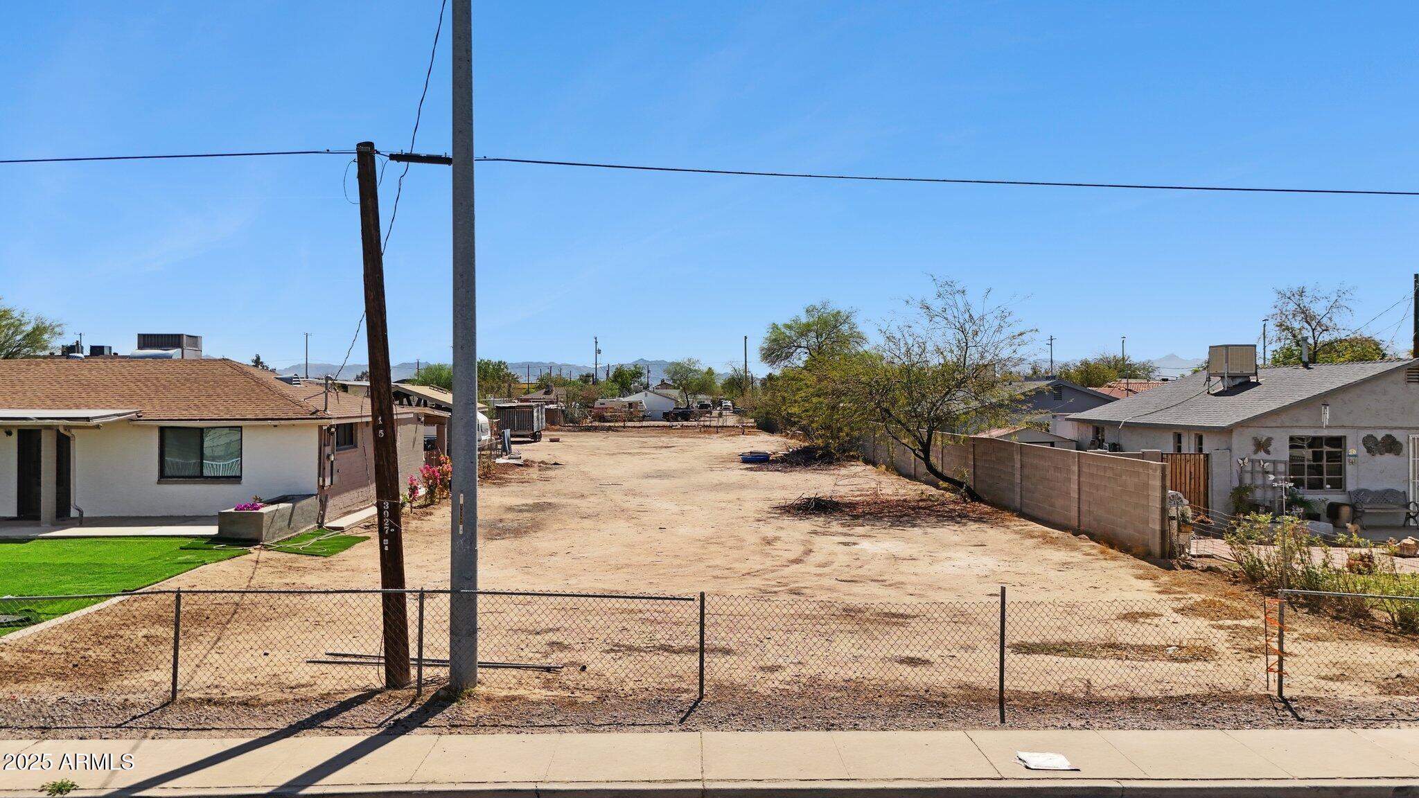 3033 W FILLMORE Street, -