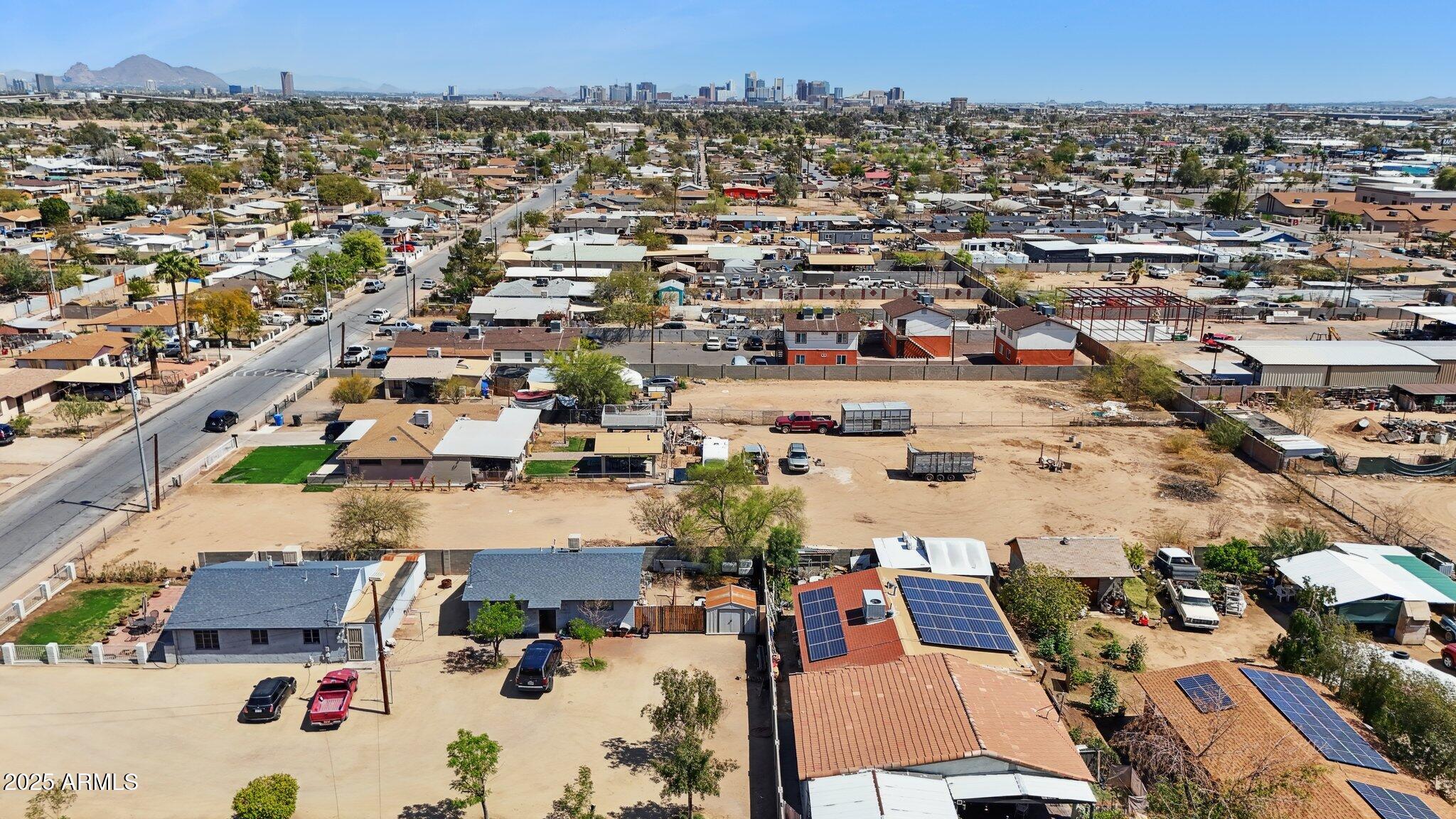 3033 W FILLMORE Street, -