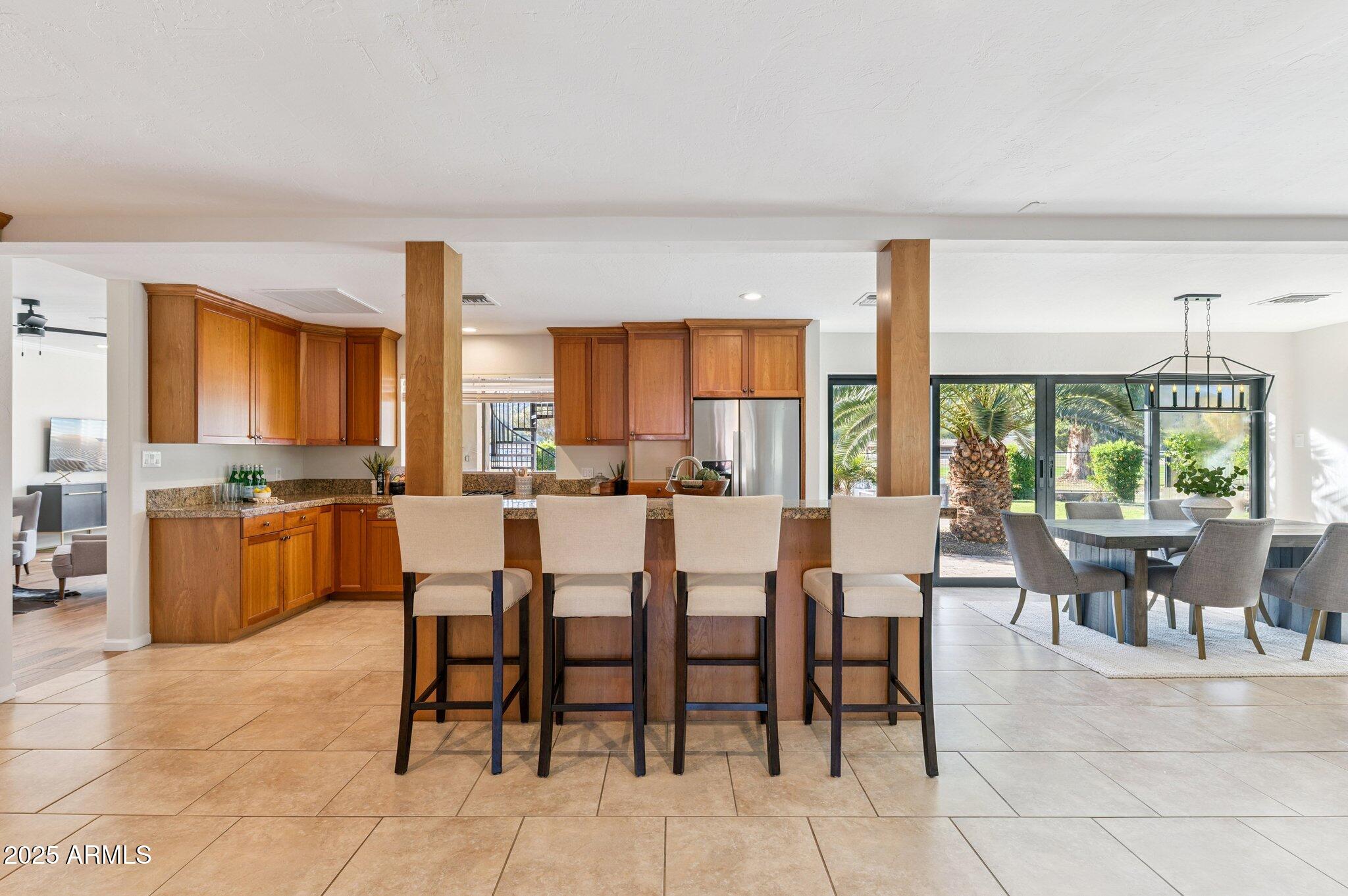 702 W MOON VALLEY Drive