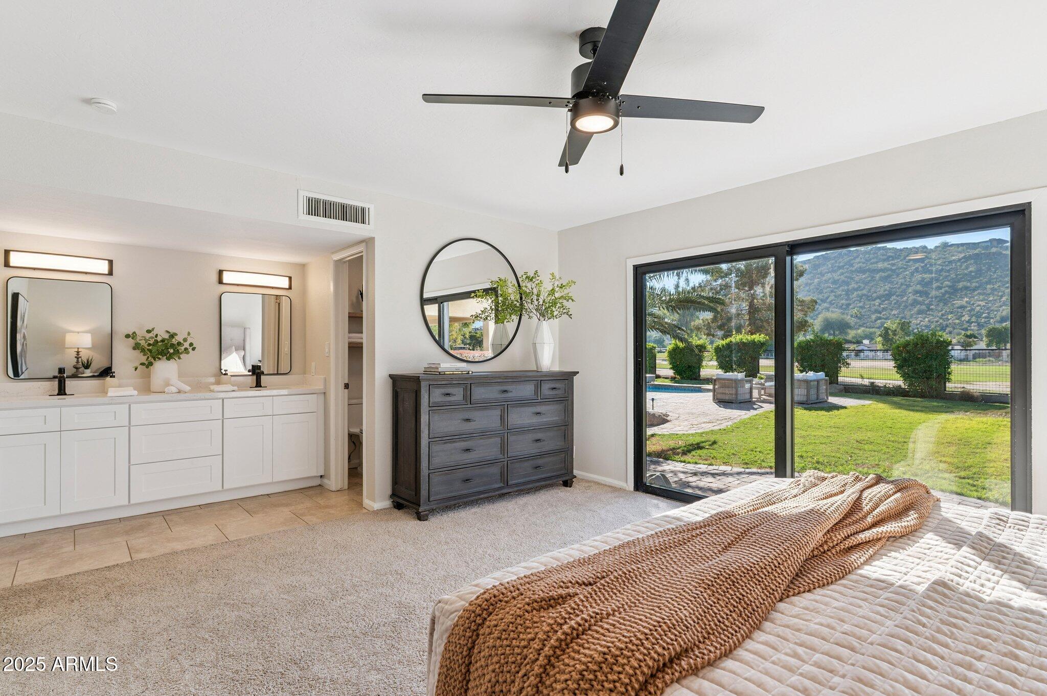 702 W MOON VALLEY Drive