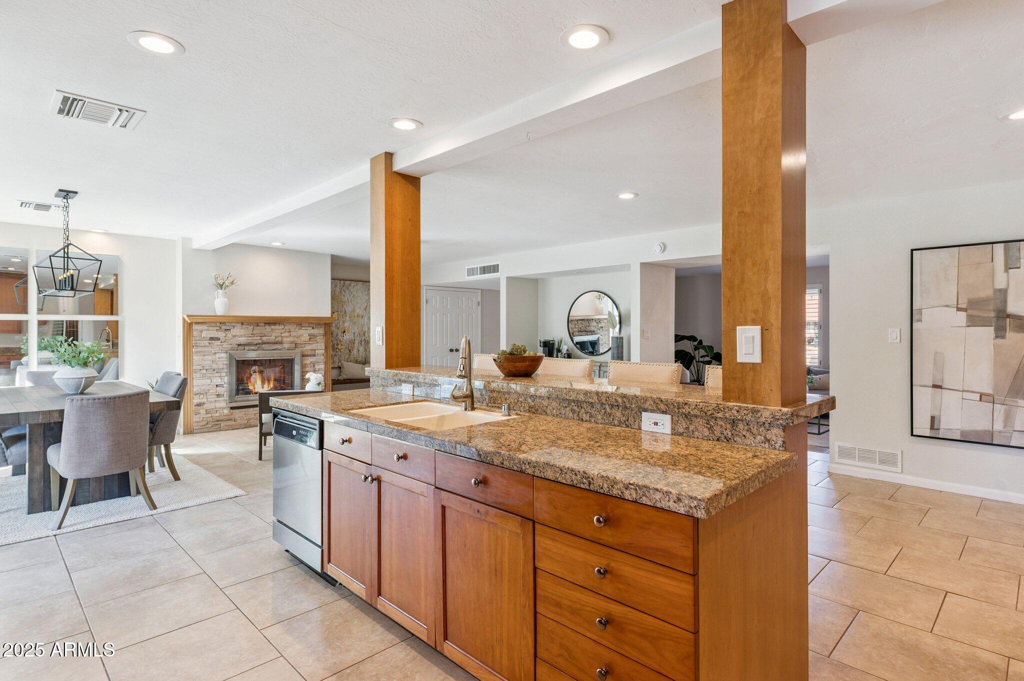 702 W MOON VALLEY Drive