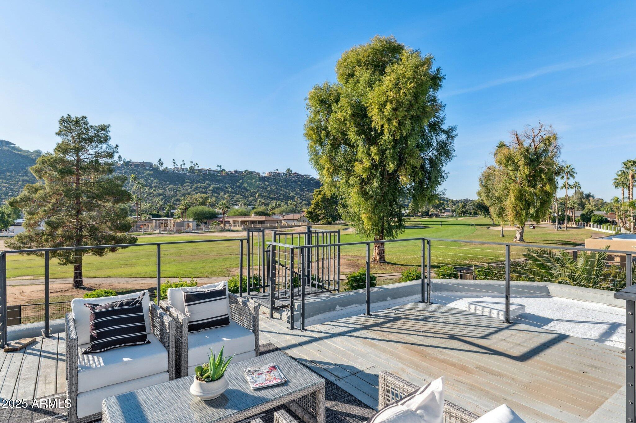 702 W MOON VALLEY Drive
