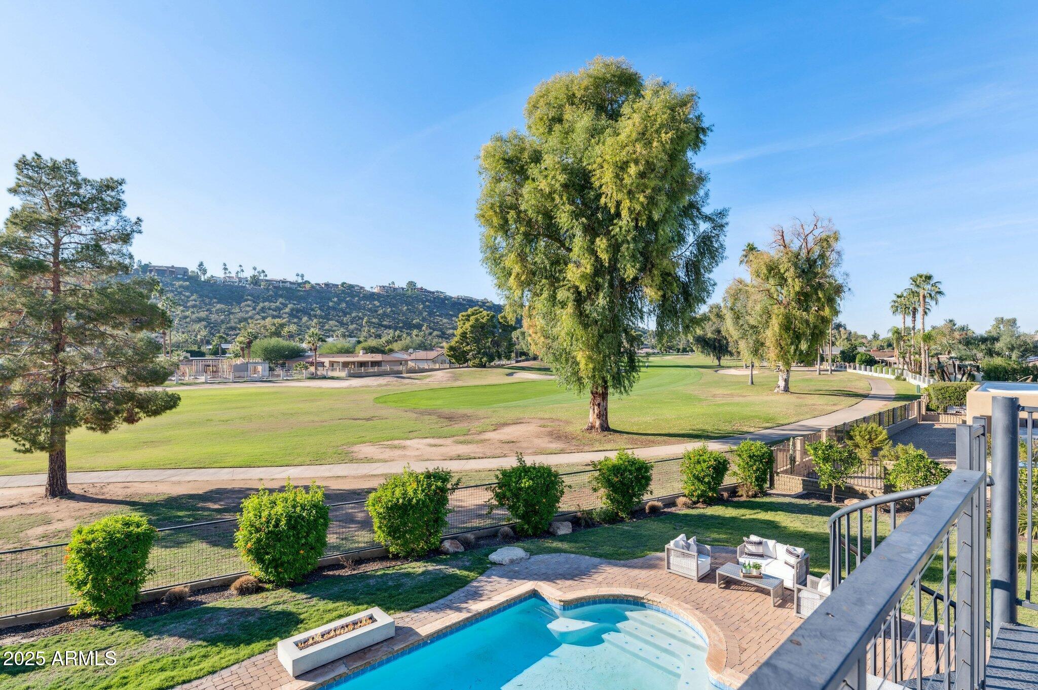 702 W MOON VALLEY Drive