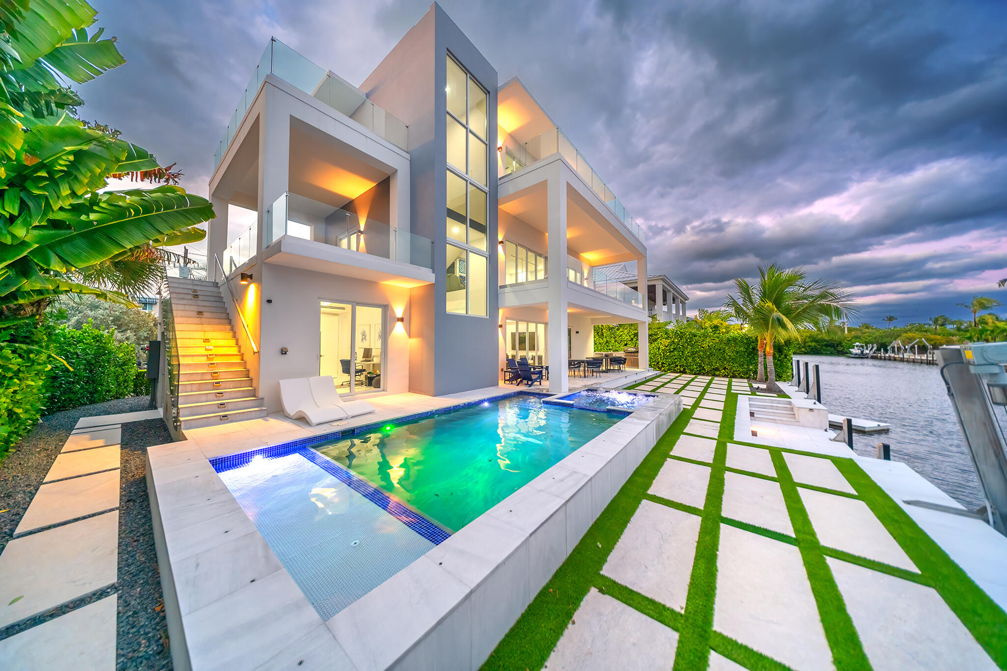 113 Court Contessa