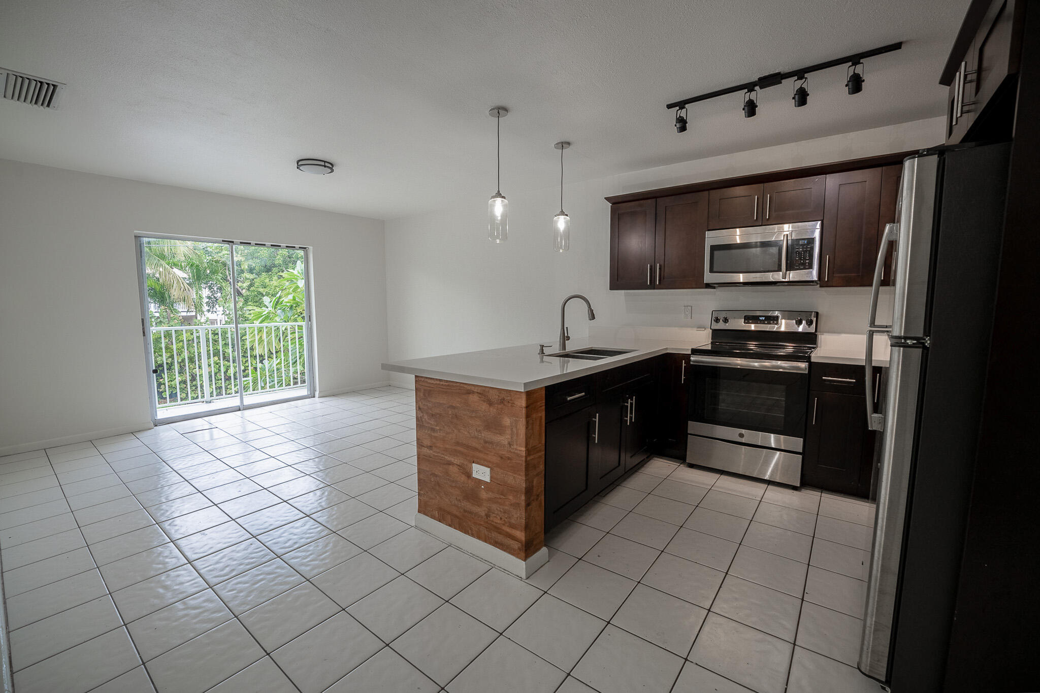 1129 Pebble Beach Lane Unit: 11