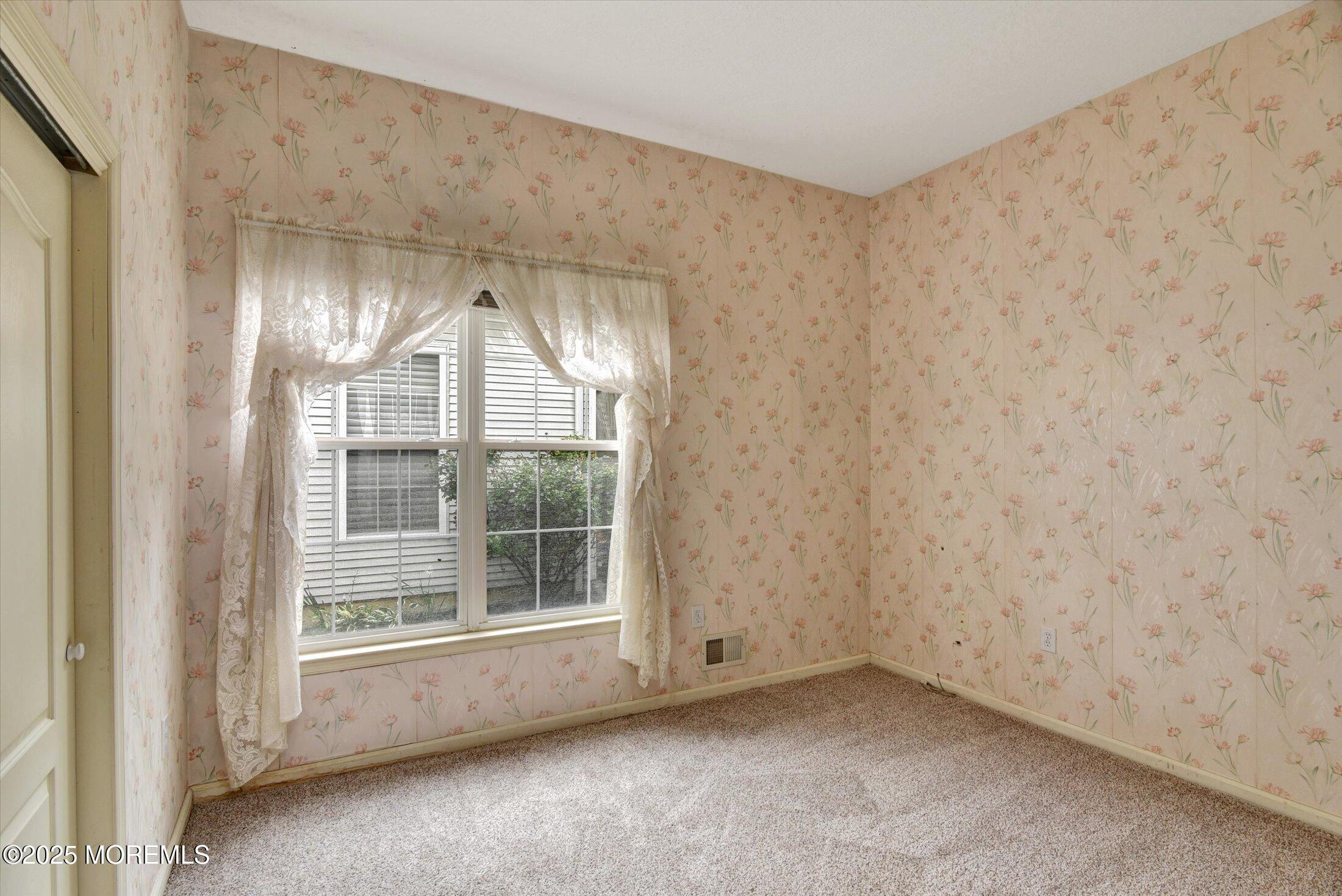 2 Amberwinds Court