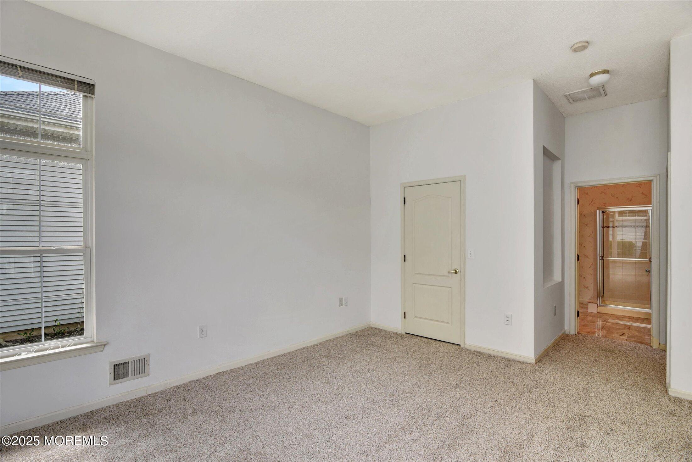 2 Amberwinds Court