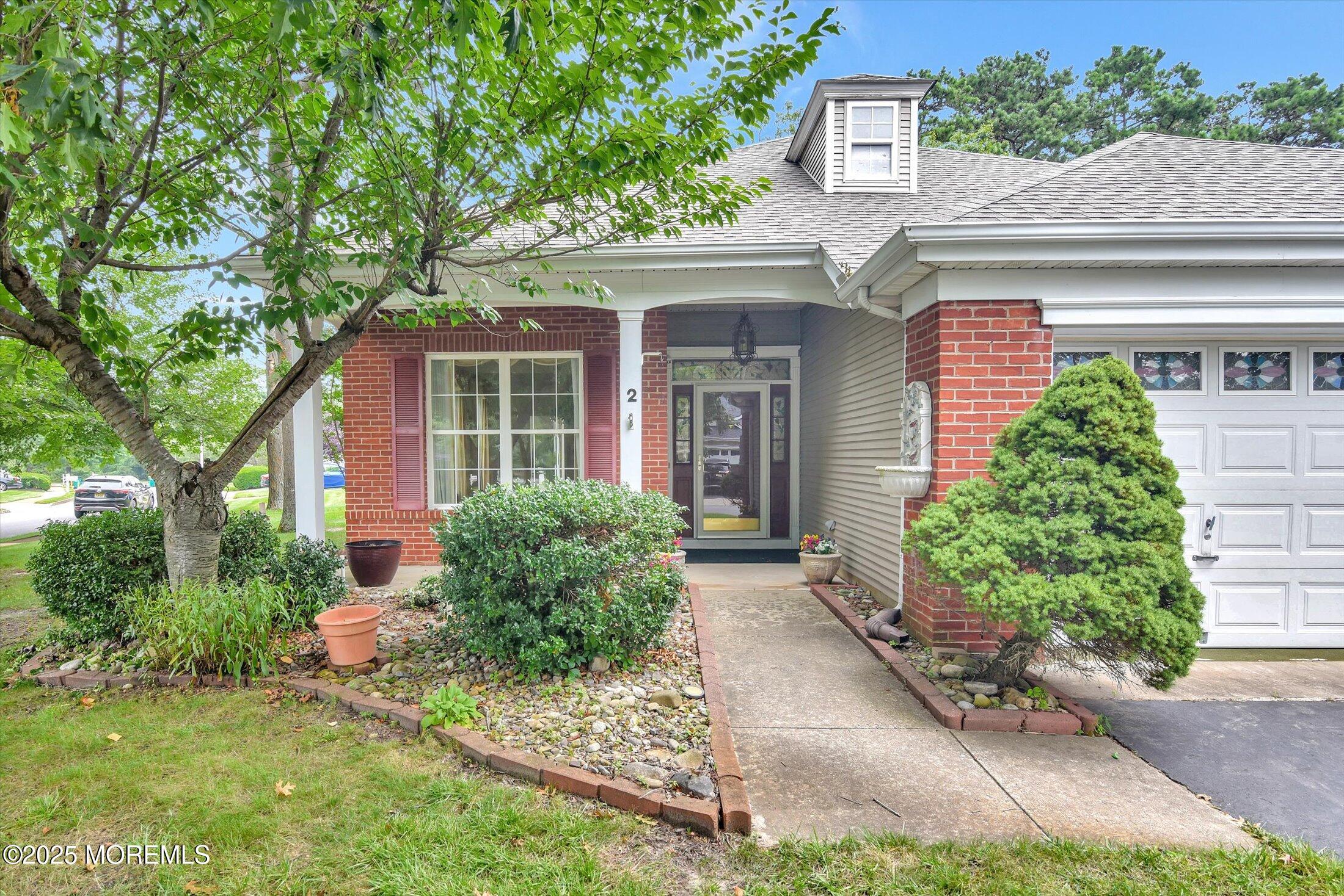 2 Amberwinds Court