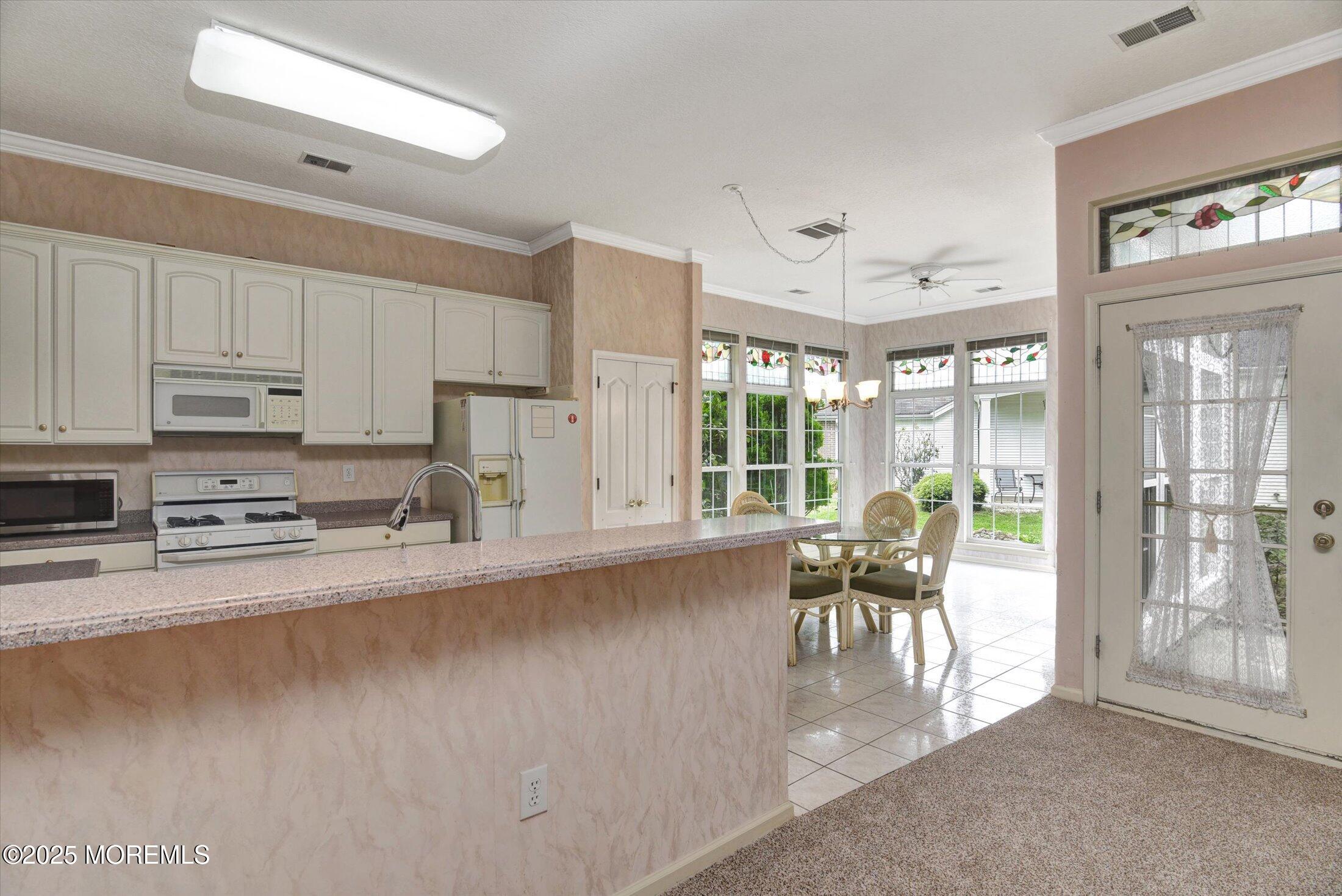 2 Amberwinds Court