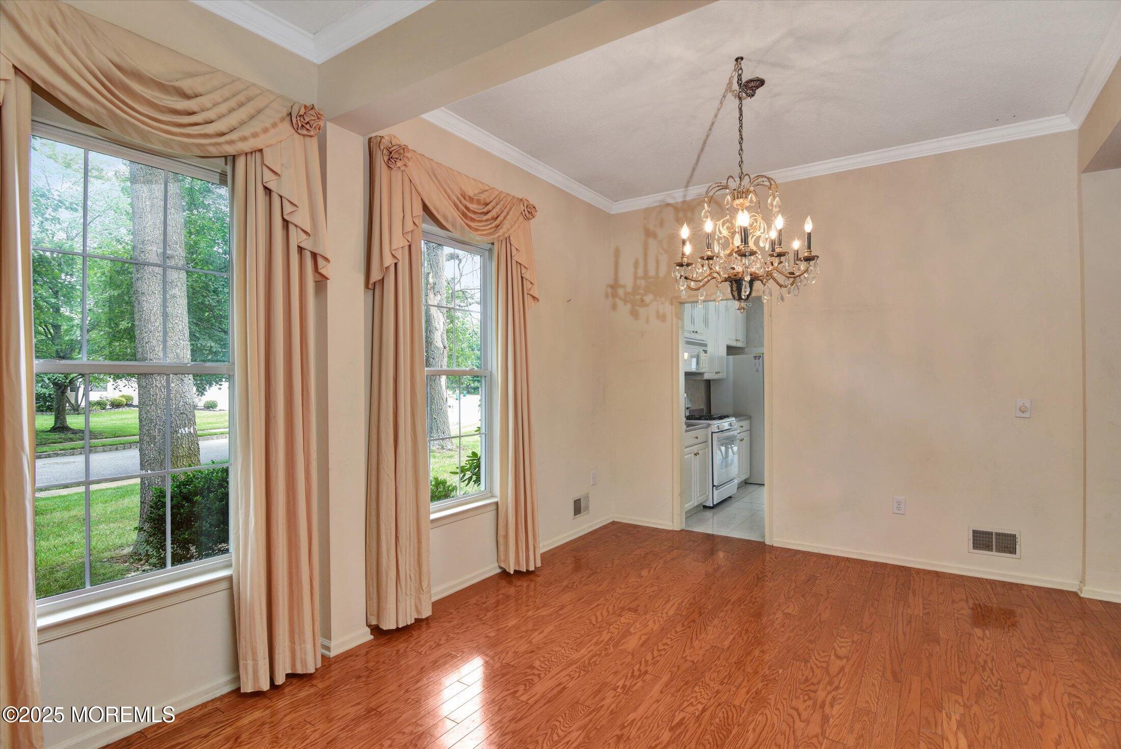 2 Amberwinds Court