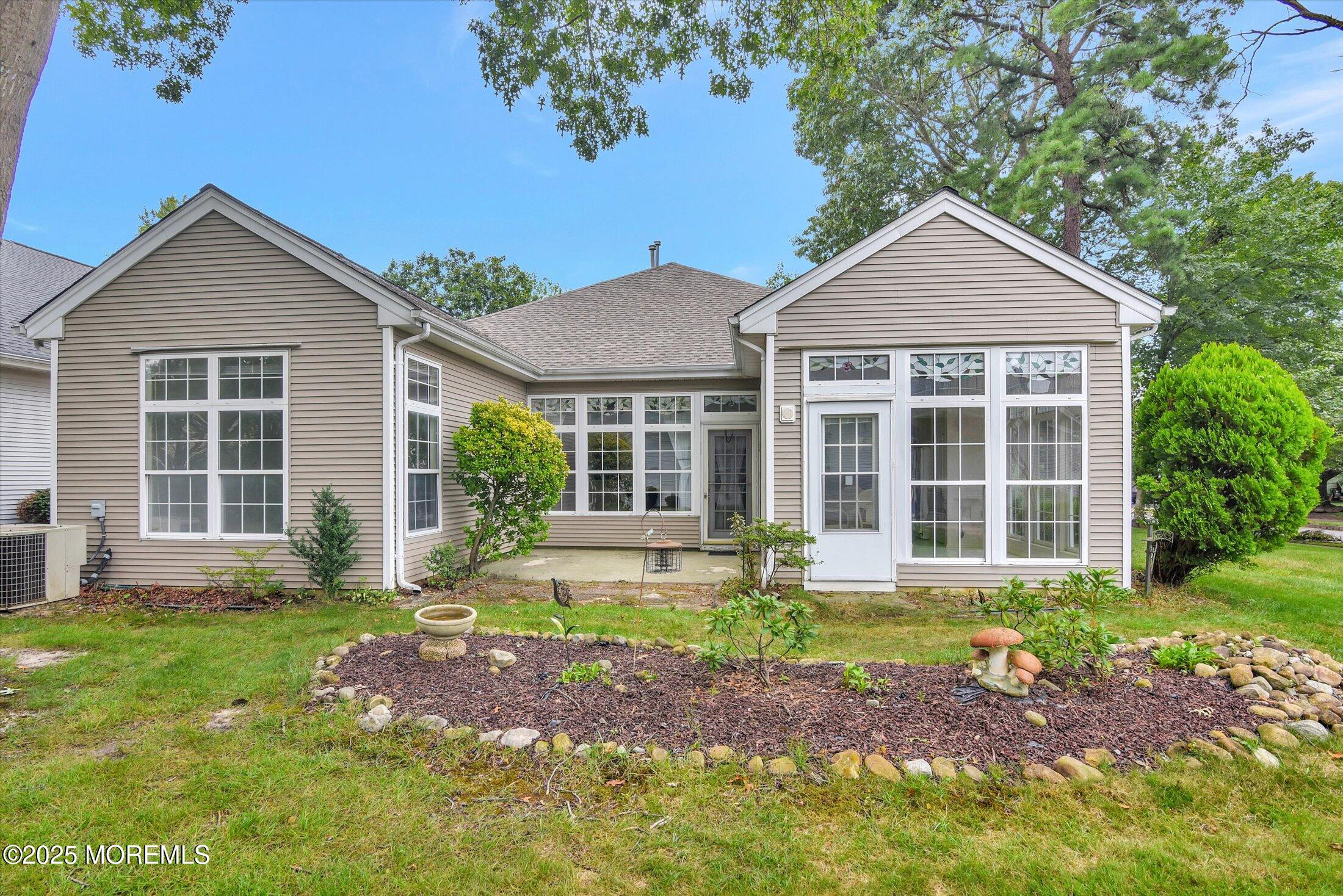 2 Amberwinds Court