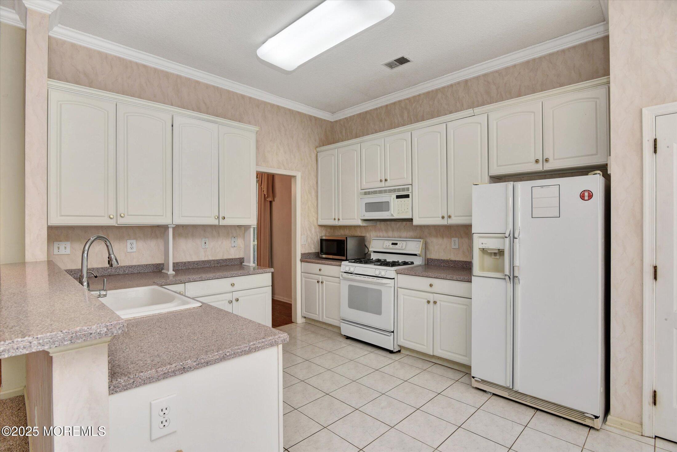 2 Amberwinds Court