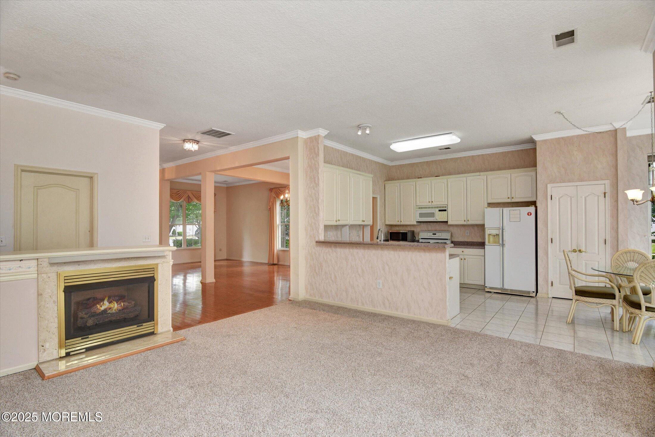 2 Amberwinds Court
