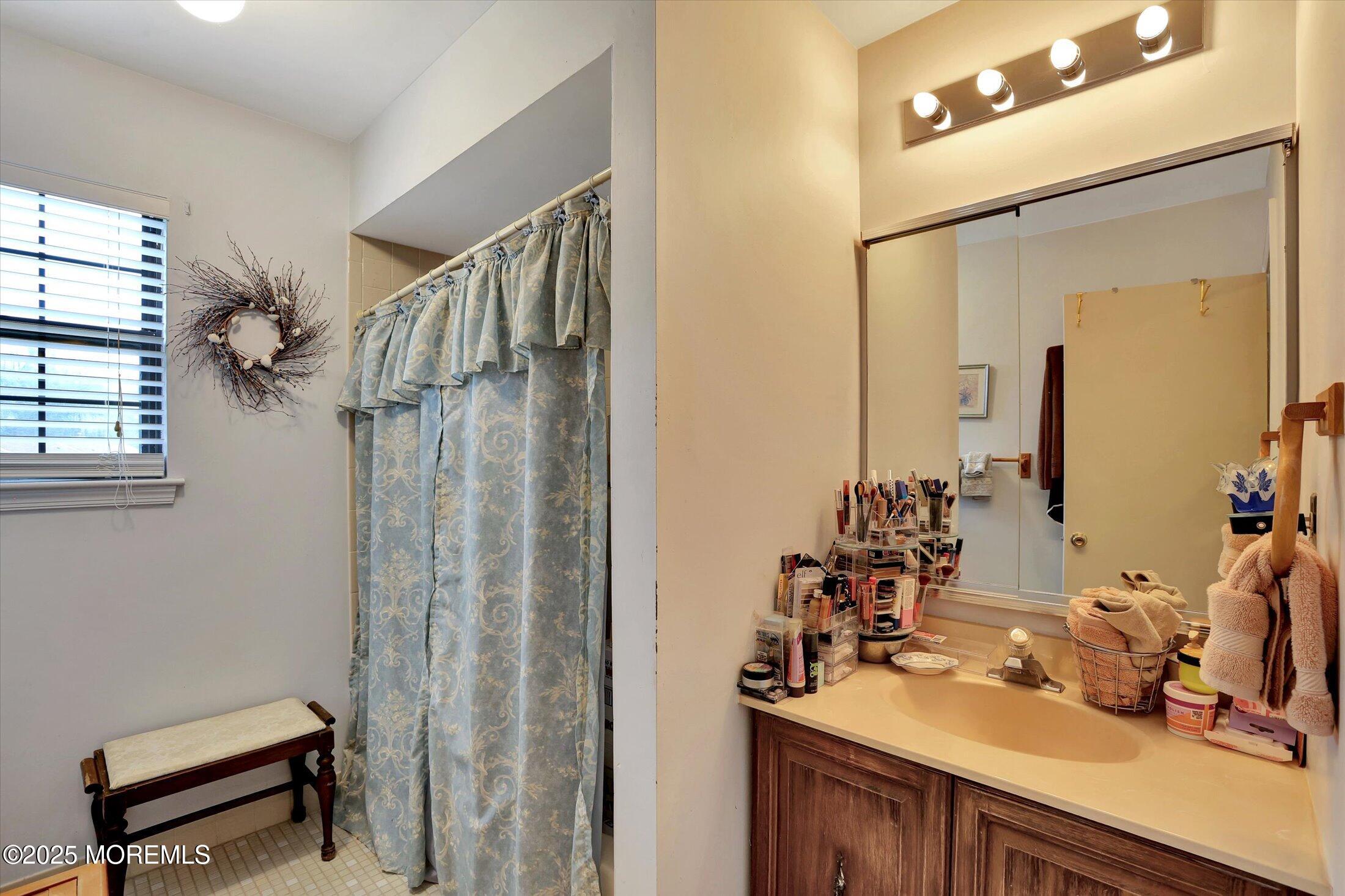 41 Lindsay Court, 8