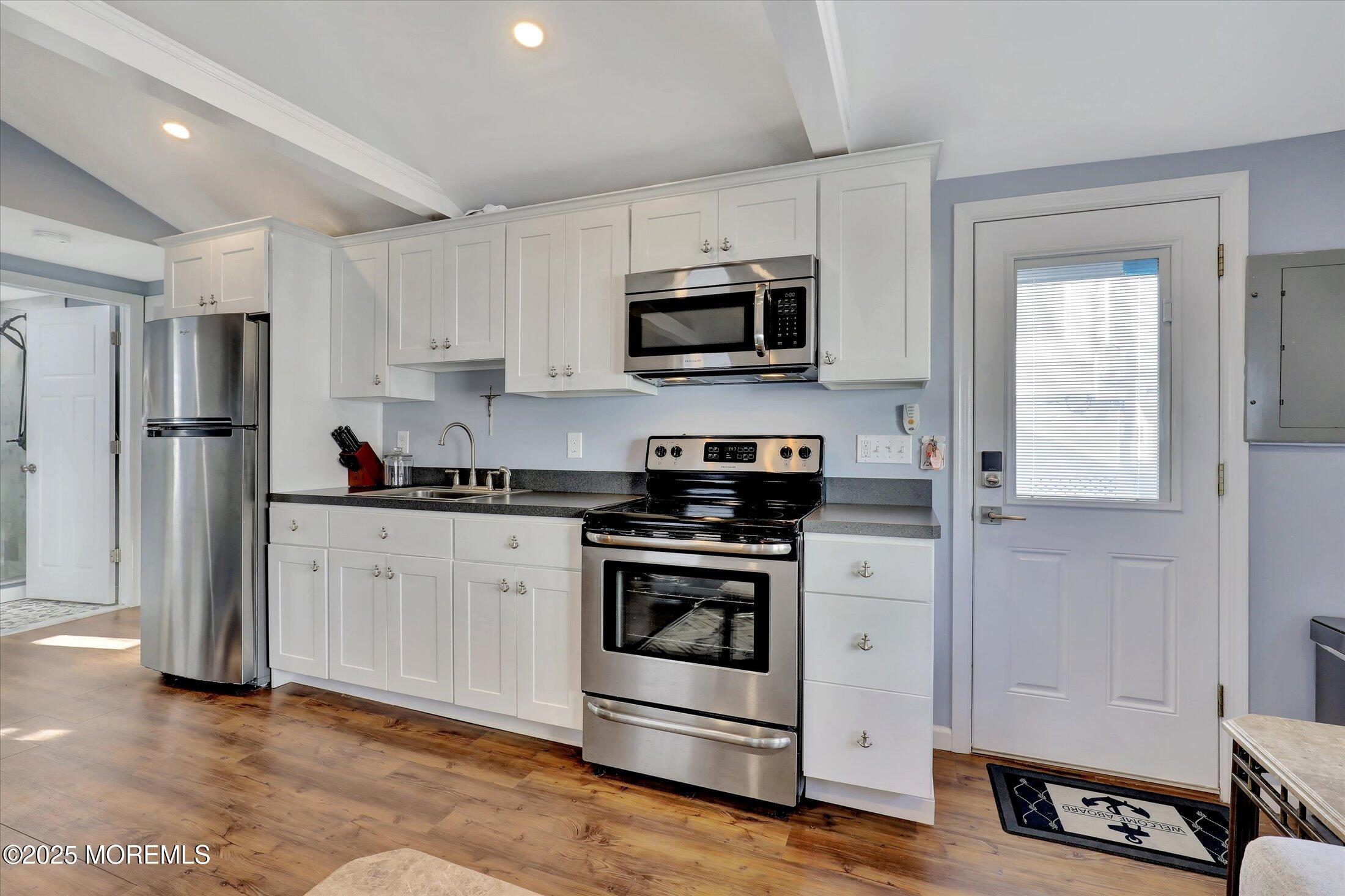 12 W Rutherford Lane