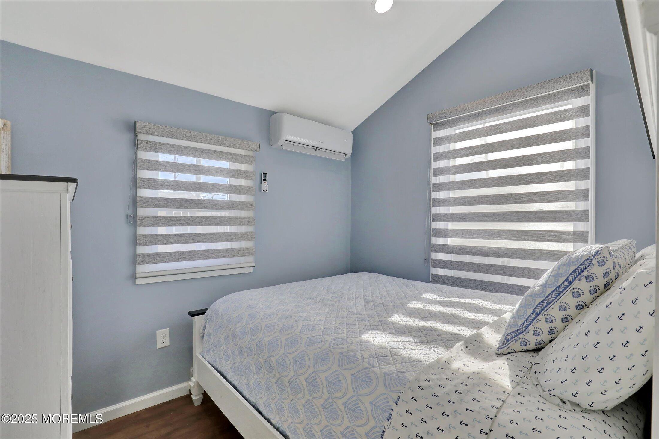 12 W Rutherford Lane