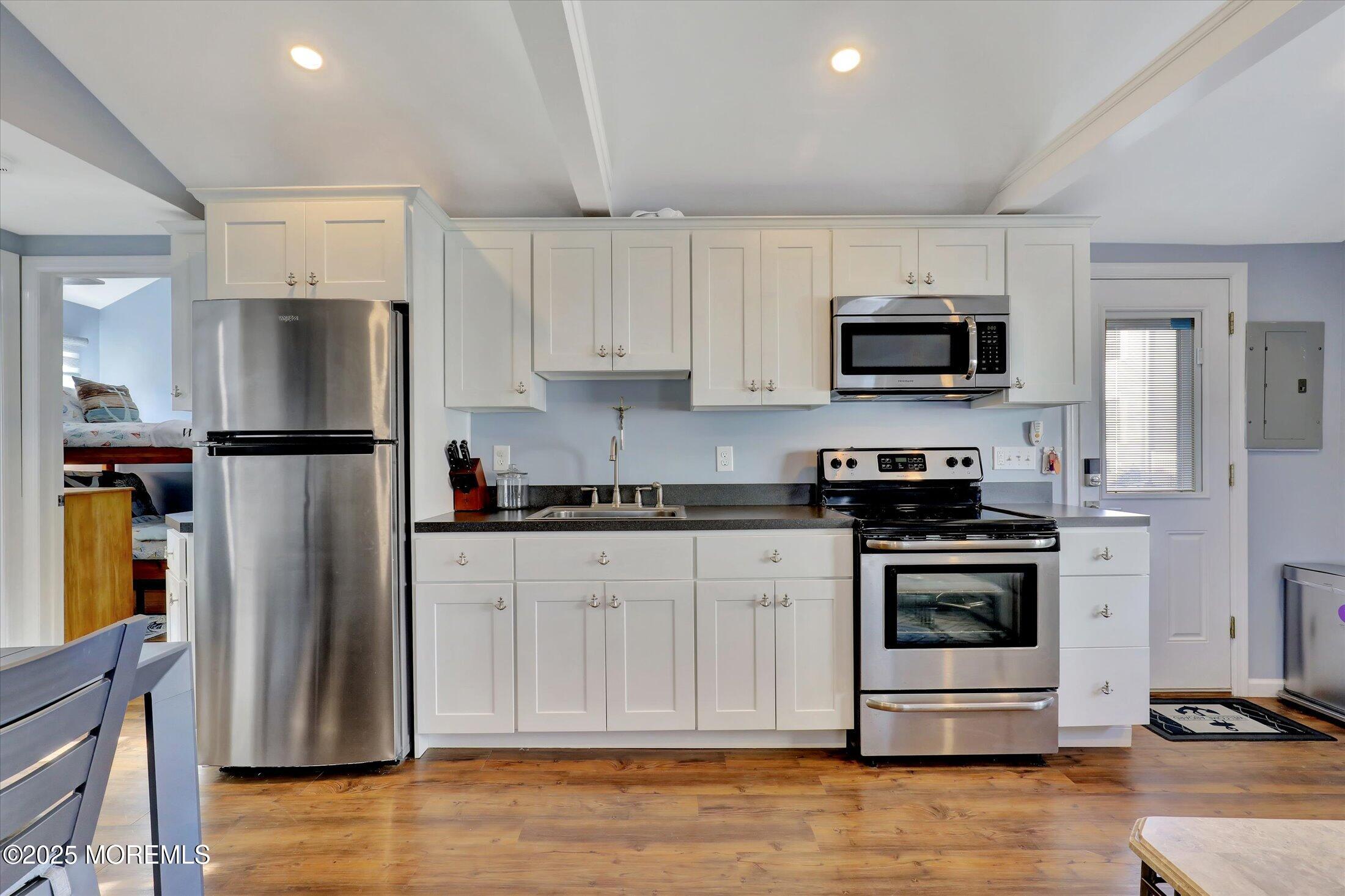 12 W Rutherford Lane