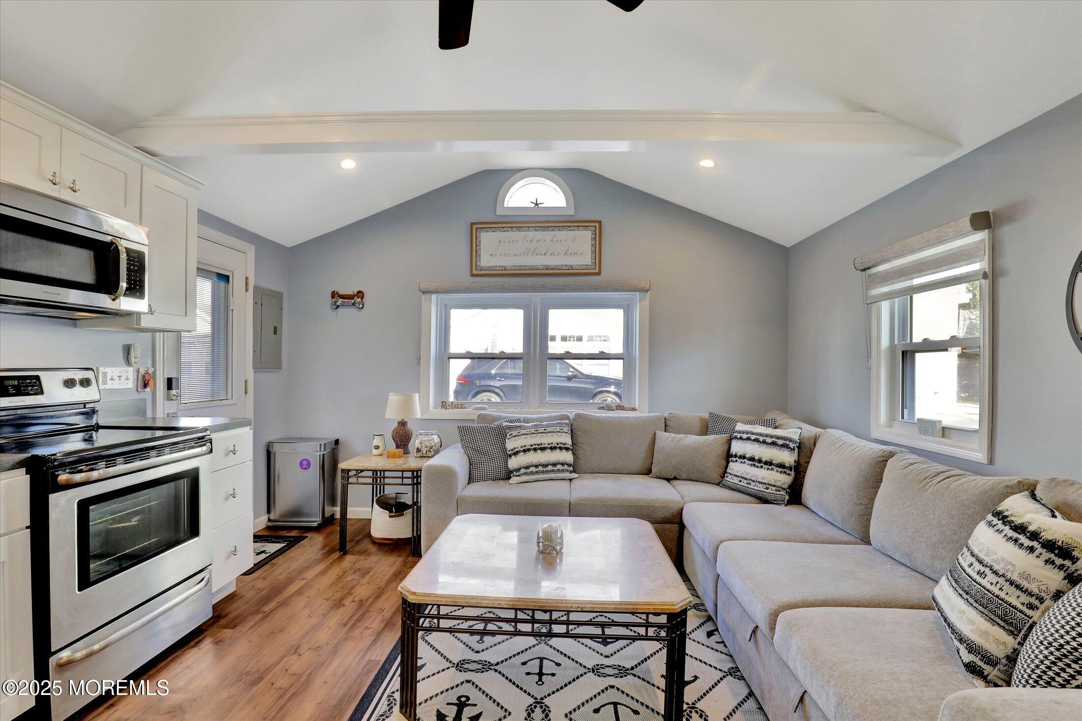 12 W Rutherford Lane