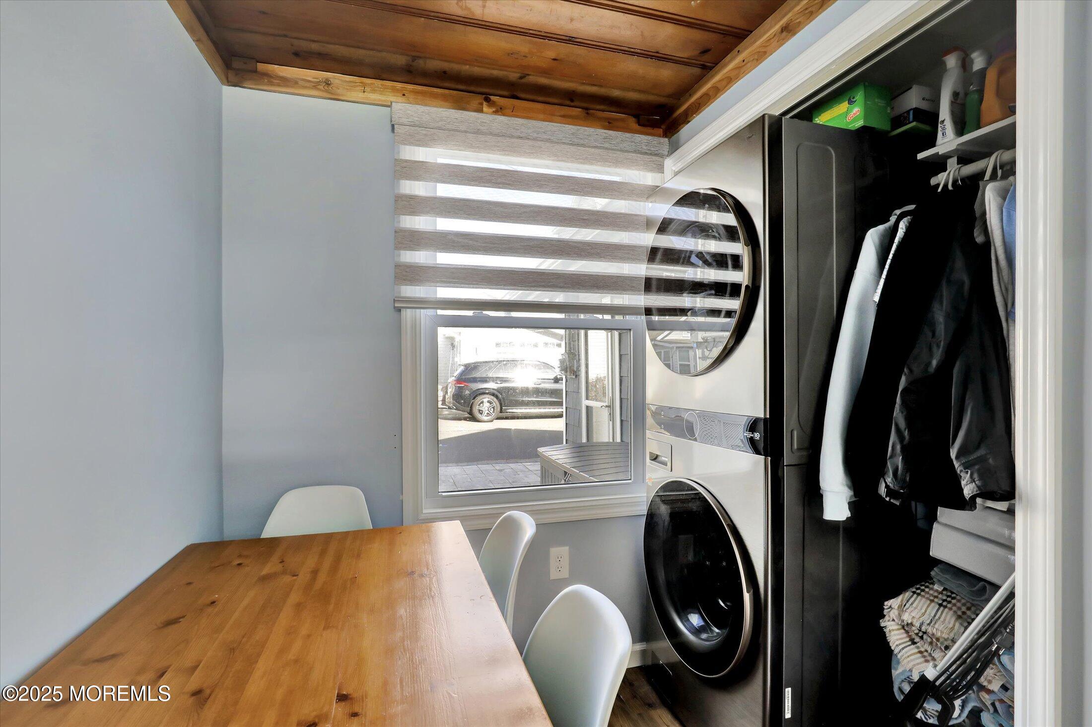 12 W Rutherford Lane