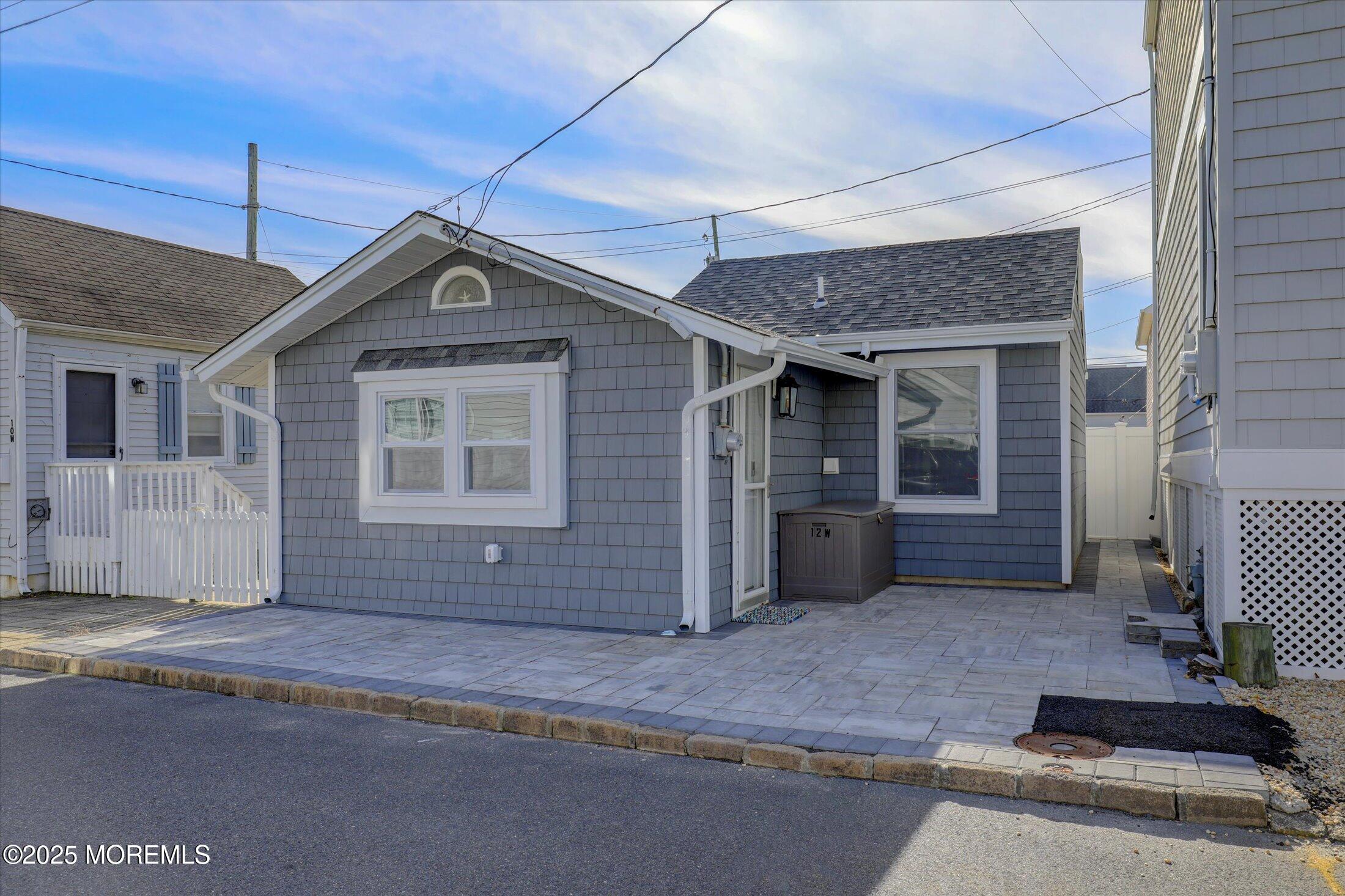12 W Rutherford Lane