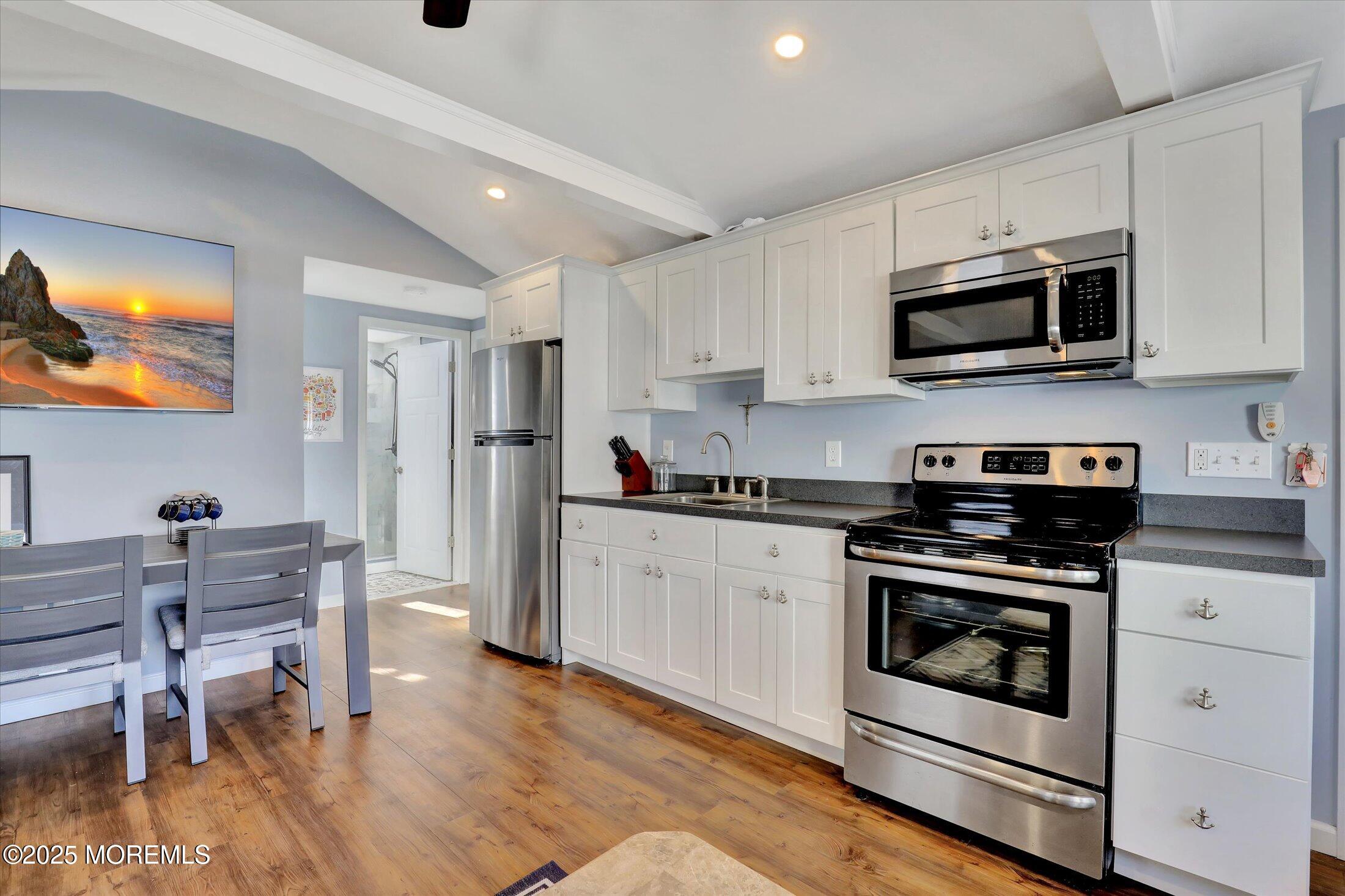 12 W Rutherford Lane