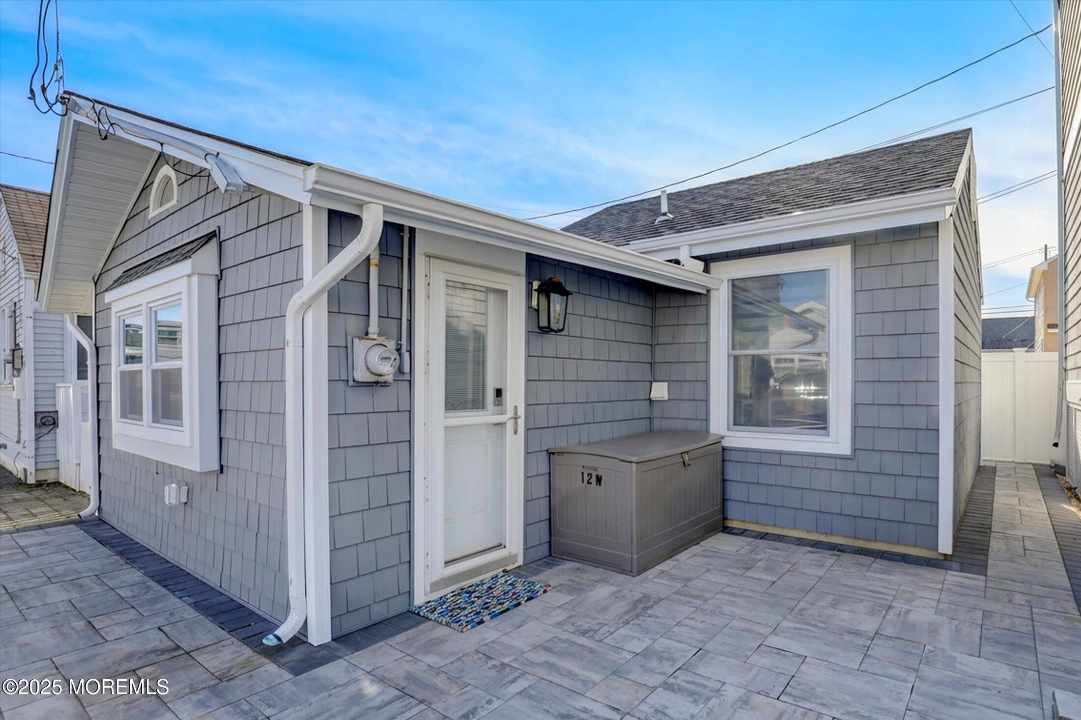 12 W Rutherford Lane
